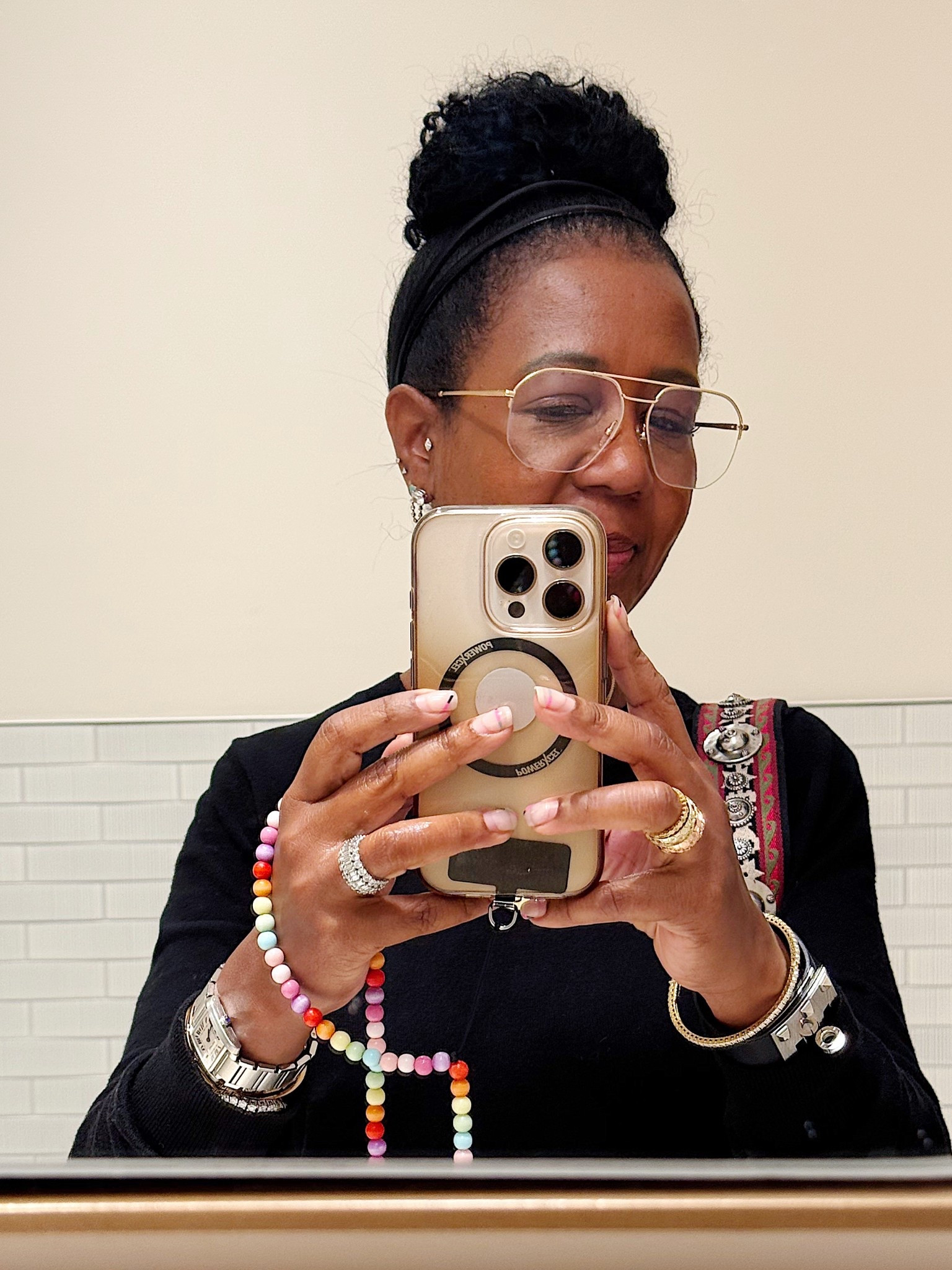 At a certain age, readers become a way of life. But just because they do, doesn’t mean you can’t be cute!

#LTKdayinmylife #LTKOver40 #LTKgrwm