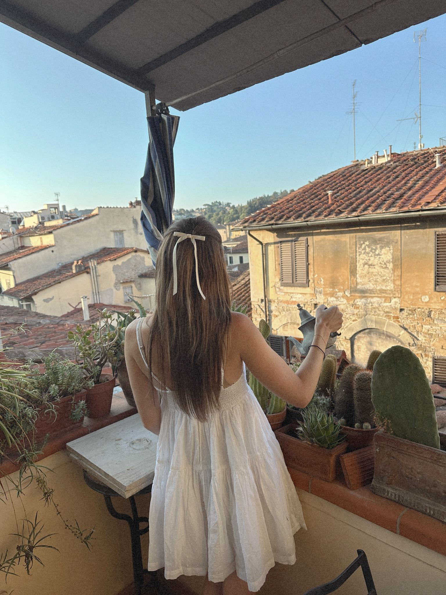florence italy / italian summer / vacation outfit idea // flowy mini dress and hair bow from american eagle 

#LTKSeasonal #LTKFindsUnder100 #LTKStyleTip