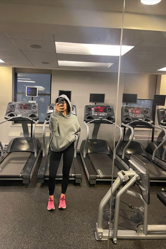 EFAN Womens Oversized Sweatshirts Pullover Hoodies Fleece Sweaters Long Sleeve With Pockets Winte... | Amazon (US)