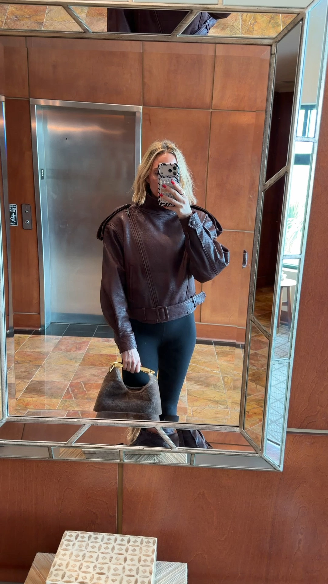 Ummmm still cannot stop drooling over this jacket. I’m wearing a medium. I LOVE. Also, I’m excited that it’s cooler out because I get to wear this bag! 🤤🤤wearing an xs in the leggings 


@Splits59 ￼￼@Ducie 

#LTKActive #LTKfitnessgoals #LTKootd