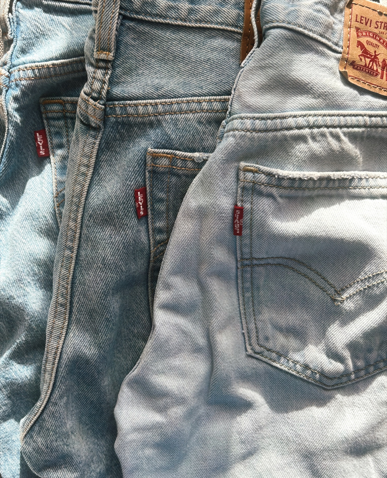 give me alllll the good jeans👏🏼👏🏼 
Sharing a few of my fav jeans I’ve been loving lately!! 


#LTKstyletip #LTKbeauty #LTKGiftGuide