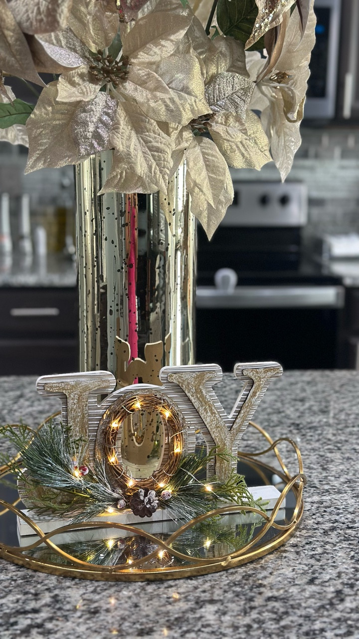 ✨🎄 ¡Unboxing navideño! 🎄✨
Hoy les comparto con mucha emoción mis nuevas adquisiciones para esta Navidad 🎁 — detalles que llenarán mi hogar de luz, color y ese toque mágico que tanto amo en esta temporada. ❤️

Si eres como yo y disfrutas decorar, envolver regalos y llenar cada rincón de espíritu navideño… ¡no te puedes perder este video! 🌟

Cuéntame en los comentarios cuál fue tu favorito 🎅🏻
y si quieres el link de alguno, envíame la palabra “NAVIDAD” 🎁

#ChristmasUnboxing #Navidad2025 #DecoraciónNavideña #HomeDecor #IdeasNavideñas