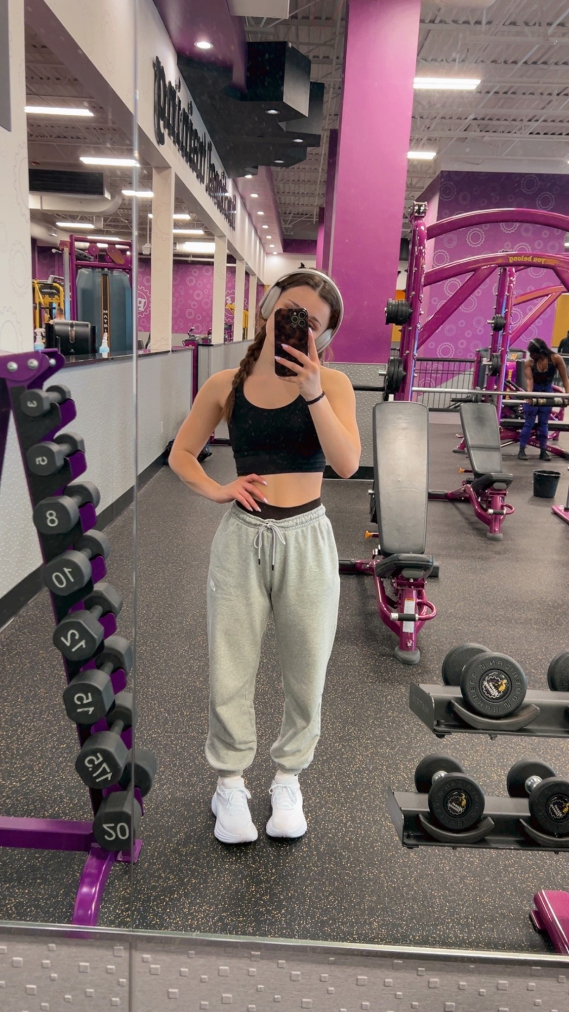 gym outfit!
-size 4 in the sports bra
-size small in sweats 
-size small in shorts
-sneakers run true to size 

#LTKFindsUnder100 #LTKSaleAlert #LTKActive