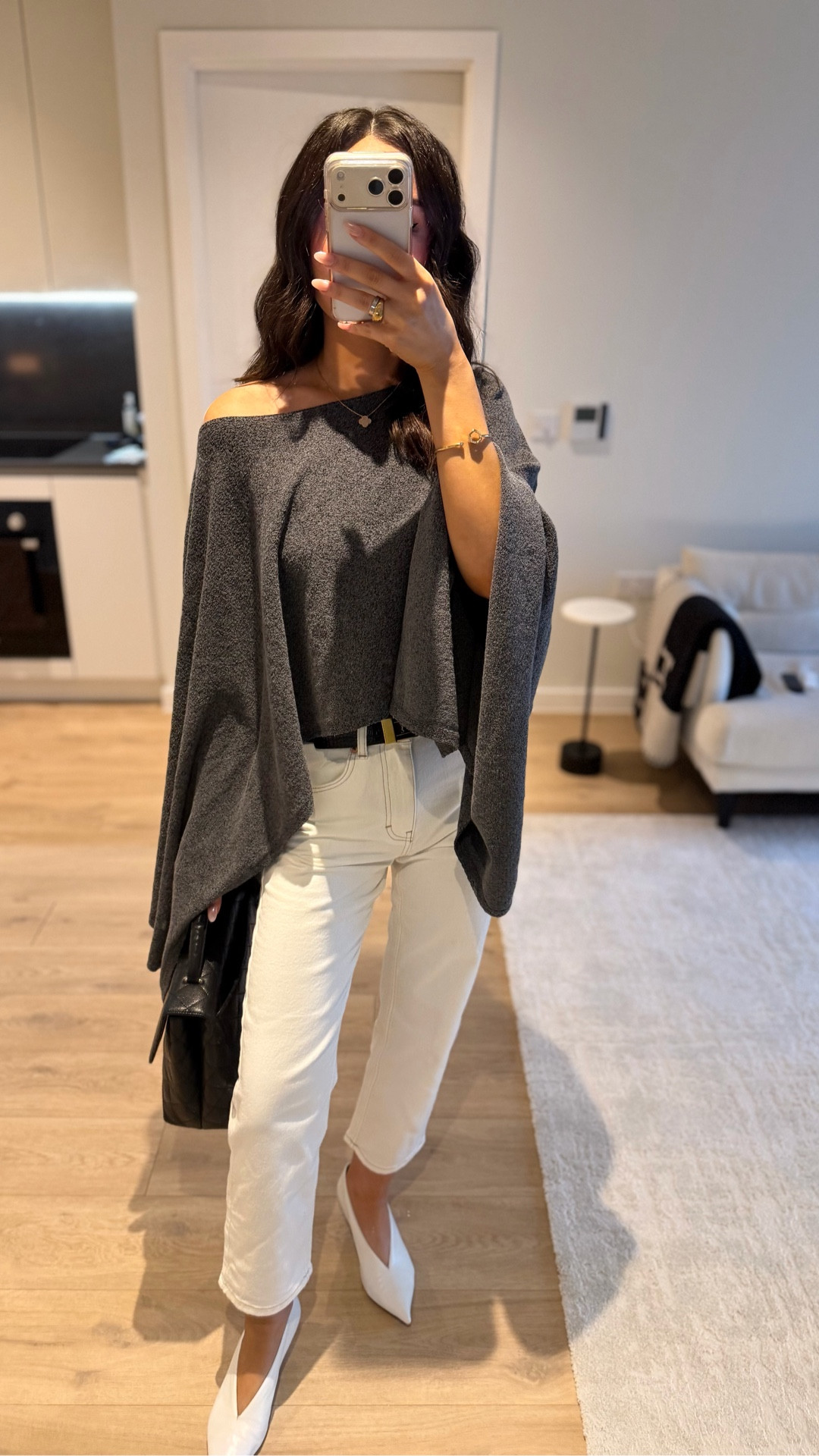 Cape top is size 6
Jeans are size W26 🩶

#LTKjeans #LTKstyletip #LTKspring