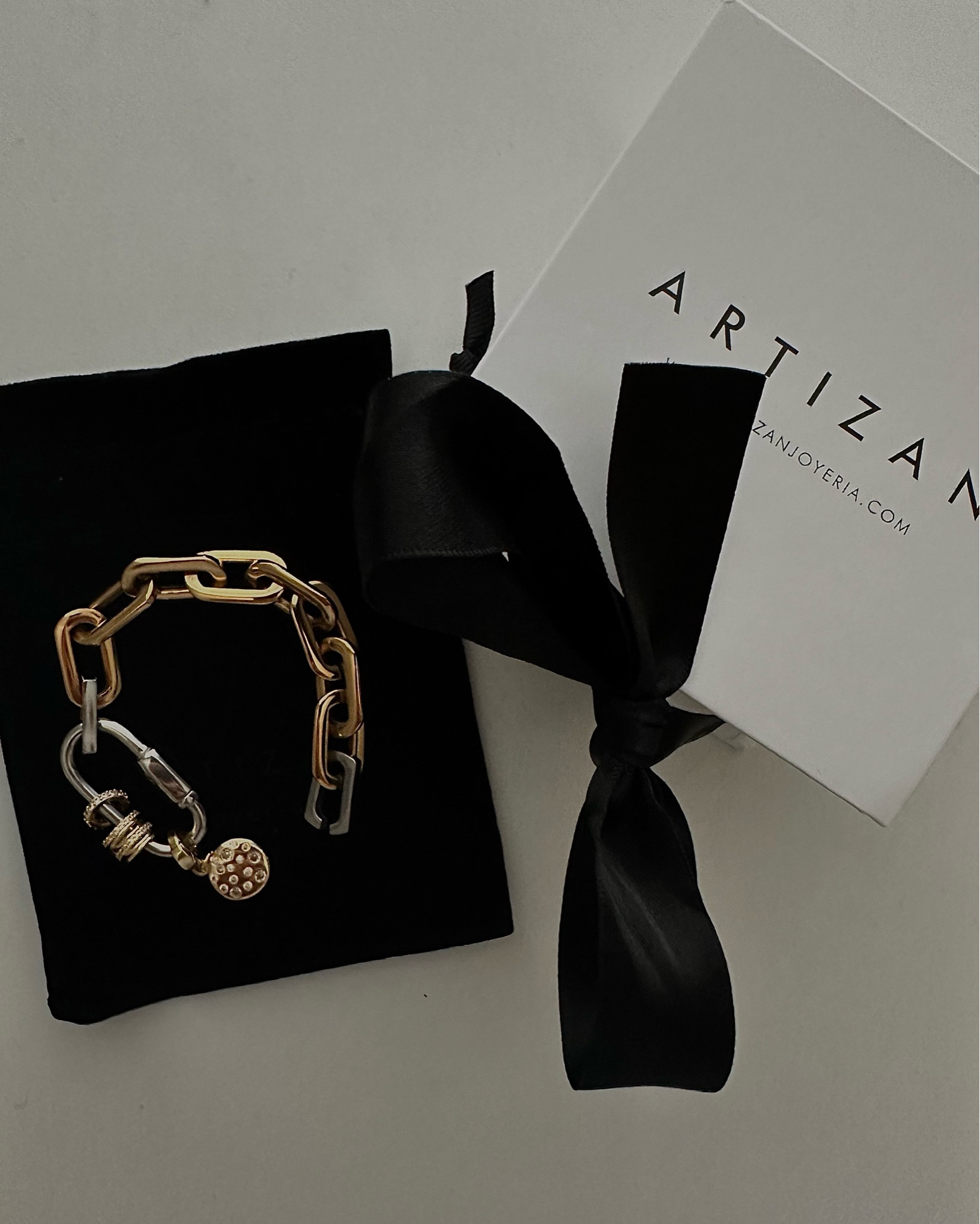 artizan joyeria designer mixed gold and silver metal diamond chunky no tarnish bracelet 

#LTKstyletip #LTKGiftGuide #LTKbeauty