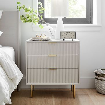 Quinn Closed 3-Drawer Nightstand (28") | West Elm (US)