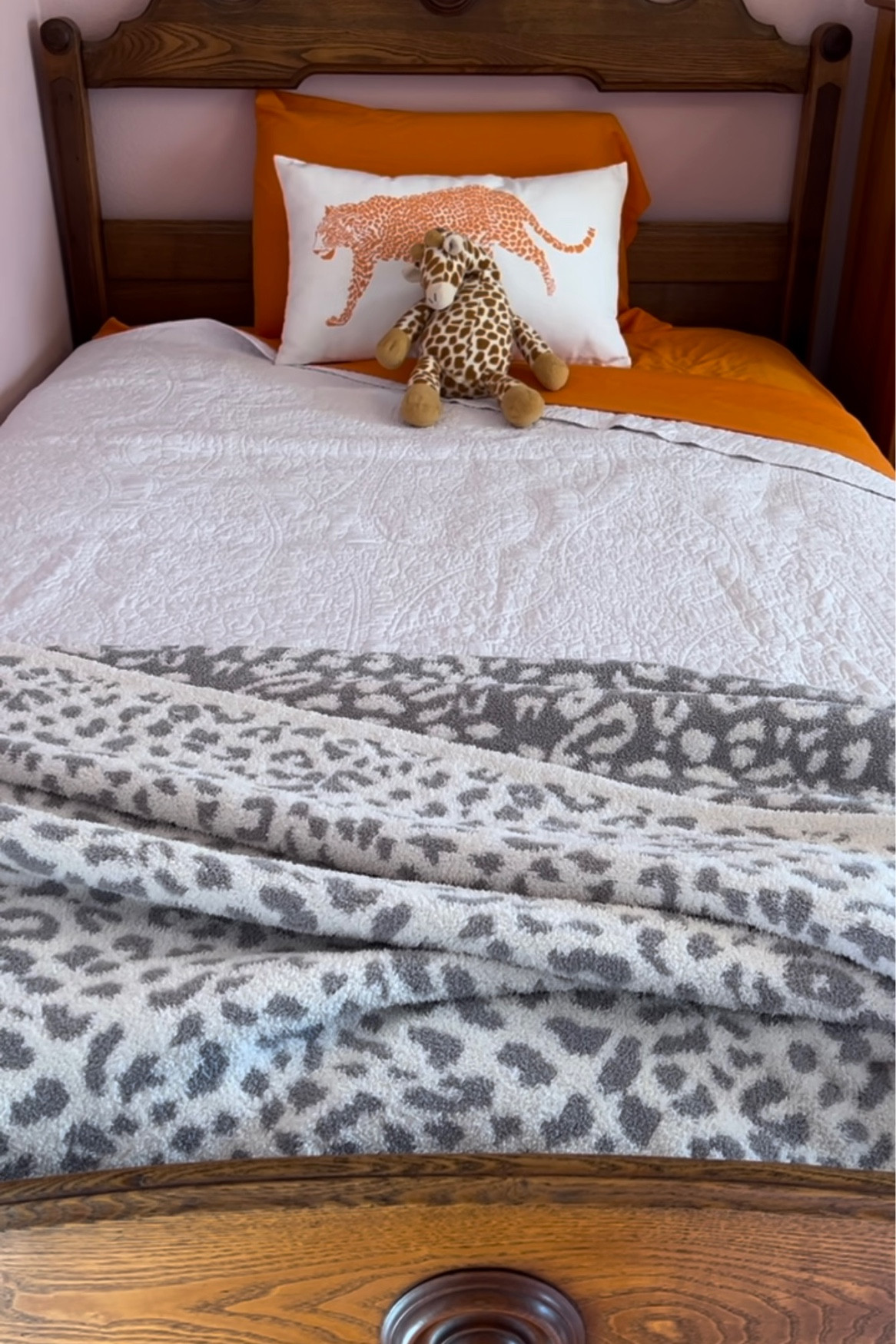 Animal print, Kid’s room, Animal print kids room, Amazon home finds, Amazon sheets, Target bedding, Target home, orange decor, Barefoot Dreams blanket dupe, giraffe print

#LTKkids #LTKFind #LTKhome