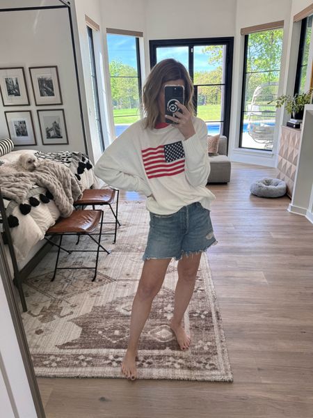Wanted an oversized fit so bought an xl in the flag sweater but it fits #tts 

#LTKFindsUnder50 #LTKOver40