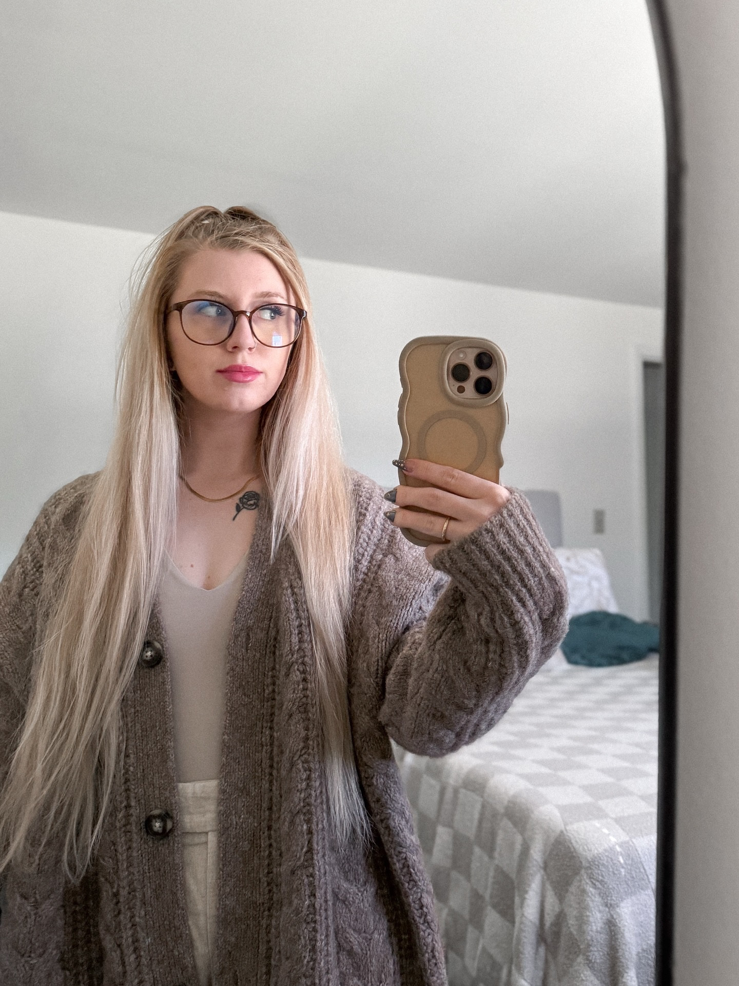 oversized everything >>>

outfit is linked on my LTK
lashes: @winkclique • code: “OXMXL10

@abercrombie @cozyearth @merit @analuisany #cozyoutfit #oversizedfashion #oversizedsweater #cozyfall #fallfashiontrends #falloutfit #facecard

#LTKPetite #LTKSeasonal #LTKFallSale