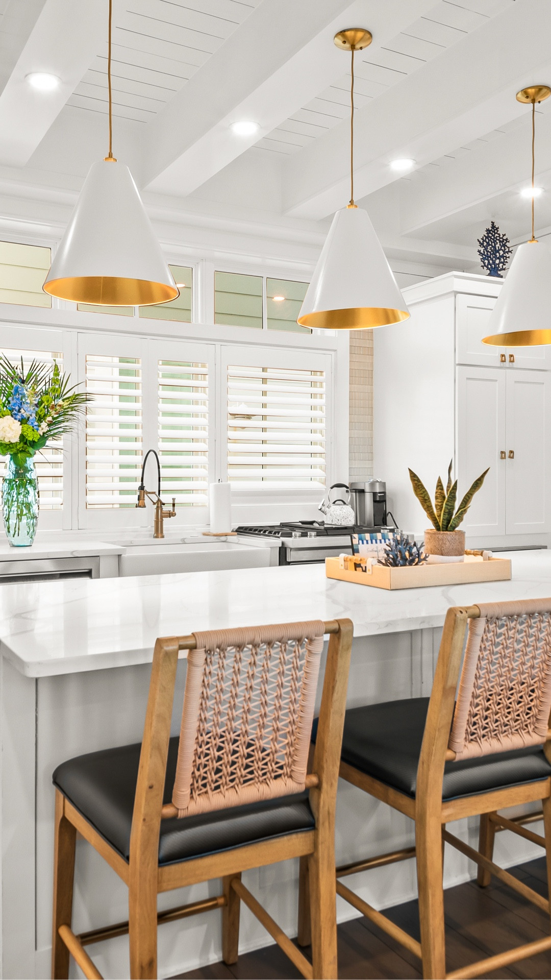 A soft, kitchen coastal refresh at The Southern Anchor project—warm golds, crisp whites, woven textures, and a touch of navy coral to bring the whole space together. 🌊

#LTKfoodie #LTKHome #LTKdayinmylife