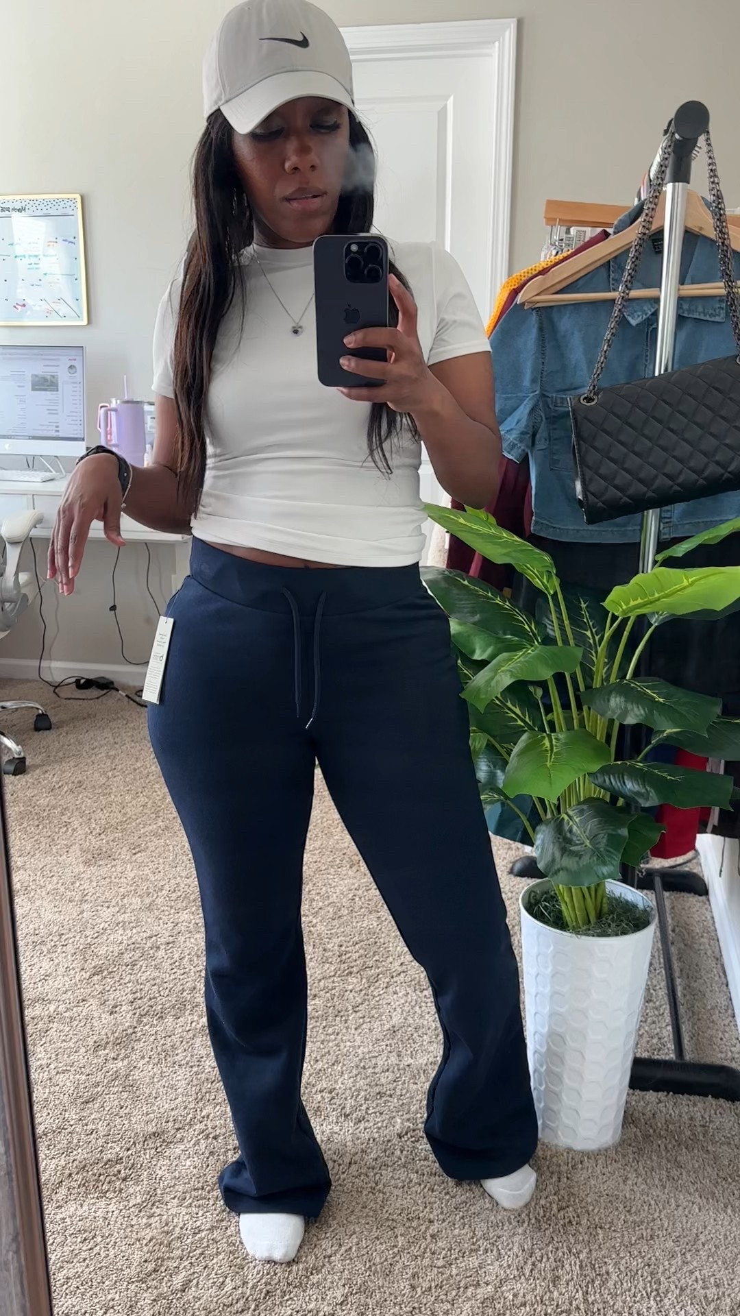 Navy flare sweatpants 

#LTKFindsUnder50 #LTKStyleTip #LTKOver40