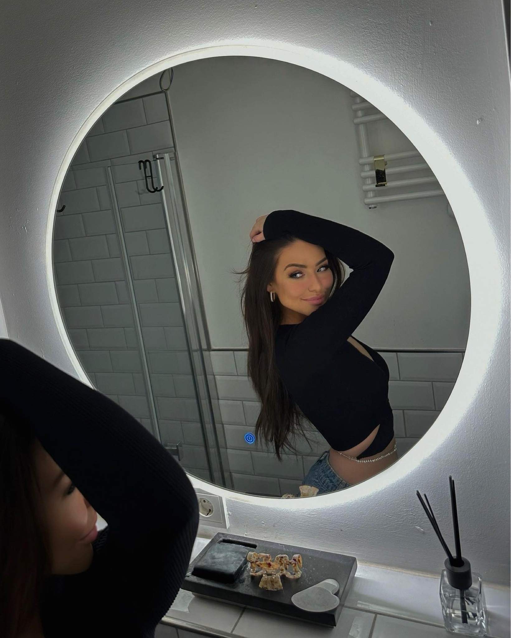 Werbung/Advertisement 
Checking out my fav @theofficialsafira hoops 🪩 use my code: BBADARIA for 20% off on @theofficialsafira #safirajewellery 🤍

#LTKstyletip #LTKbeauty #LTKhome