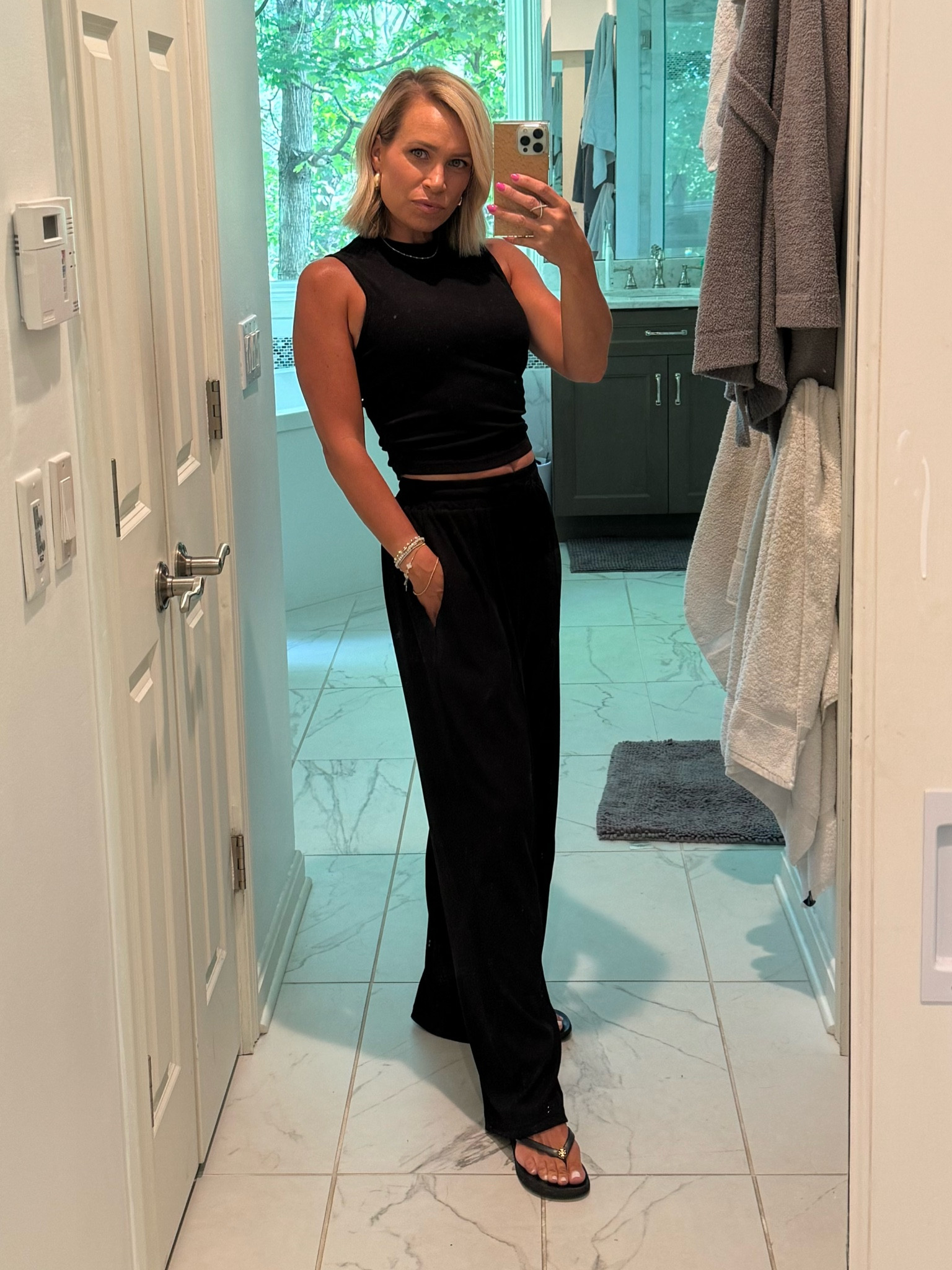 Loving the ease of this set. So chic. So comfy. So versatile. And it’s available in lots of other colors!! 

#LTKStyleTip #LTKOver40