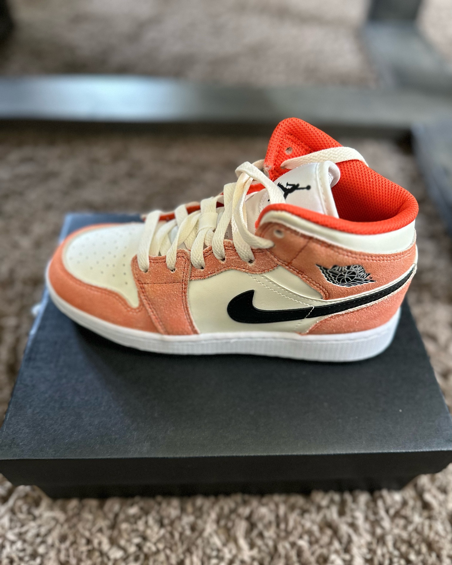 Air Jordan 1 Mid Se

#LTKshoecrush