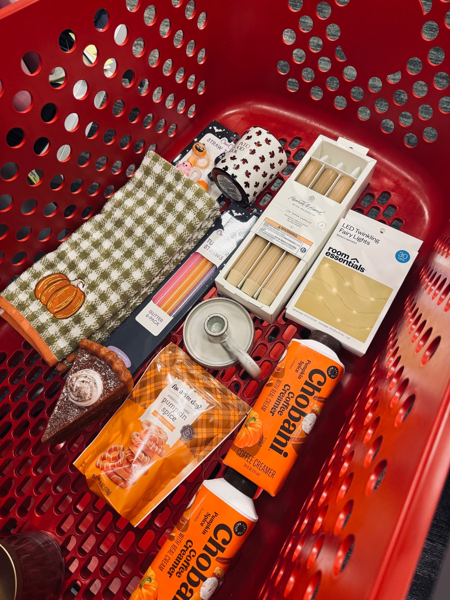 A couple of items I bought at Target to get me in the fall mood!

Fall decor
Target


#LTKHome #LTKFindsUnder50 #LTKSeasonal