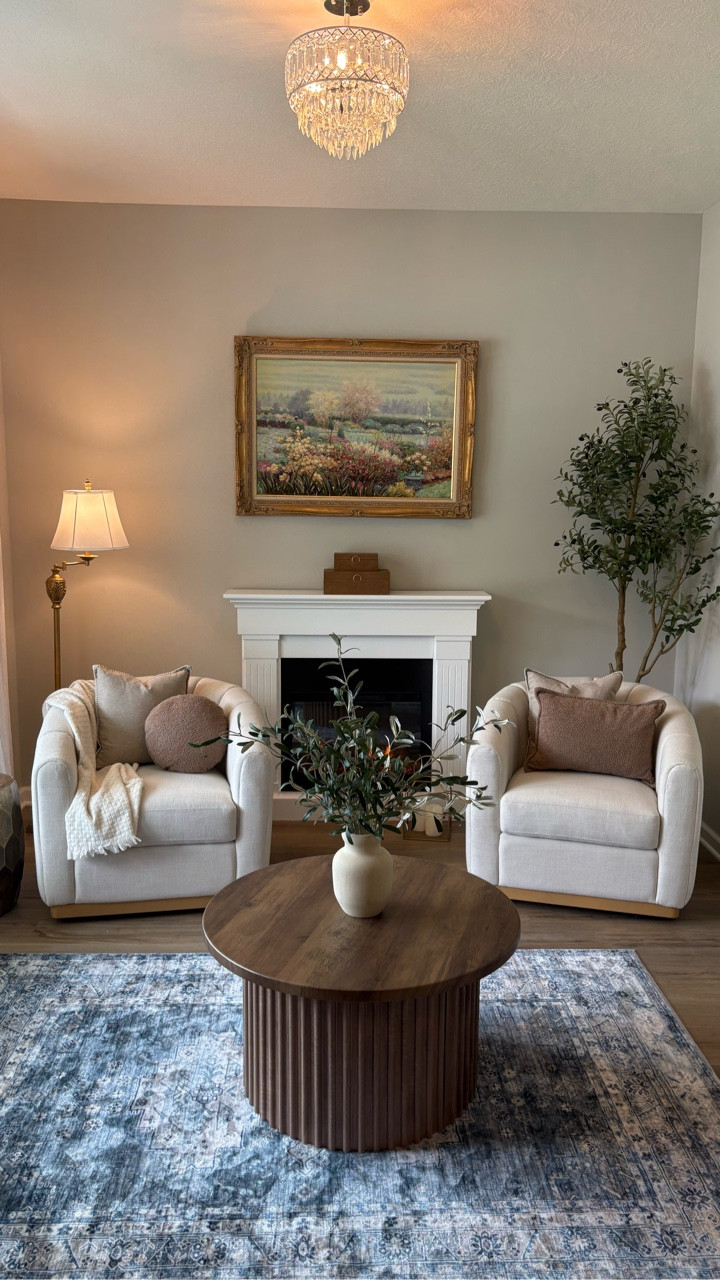 You know that front room that looks all fancy and put-together? 🤭

Well… it’s actually our playroom.
It’s the first thing you see when you walk in, so yes, I wanted it to feel pretty ✨

But I also needed it to work for our real life.
It’s our snack zone, storytime corner, and sometimes my fake fancy sitting room 😅

I didn’t want to choose between form and function.. so I didn’t.

Homes can be both: styled and lived-in 🫶🏻

💡 Save this for your next room reset.

💬 Tag a friend who hides toys in plain sight too 👇

#PlayroomReveal #StyledAndLivedIn #MomLifeInStyle #FunctionalHome #BeautifulAndPractical #RealLifeHome #DecorateWithKatie #LifeWithToddlers #ToyStorageGoals #InteriorReels #ReelsThatInspire