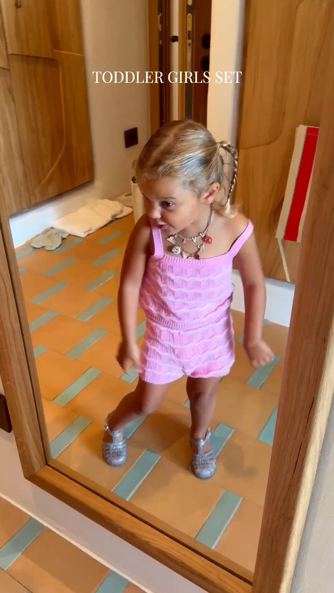 This Target is almost sold out in the pink but comes in 2 other colors AND on sale!! 

Dressupbuttercup.com #dressupbuttercup #dederaad

#LTKSeasonal #LTKKids #LTKTravel