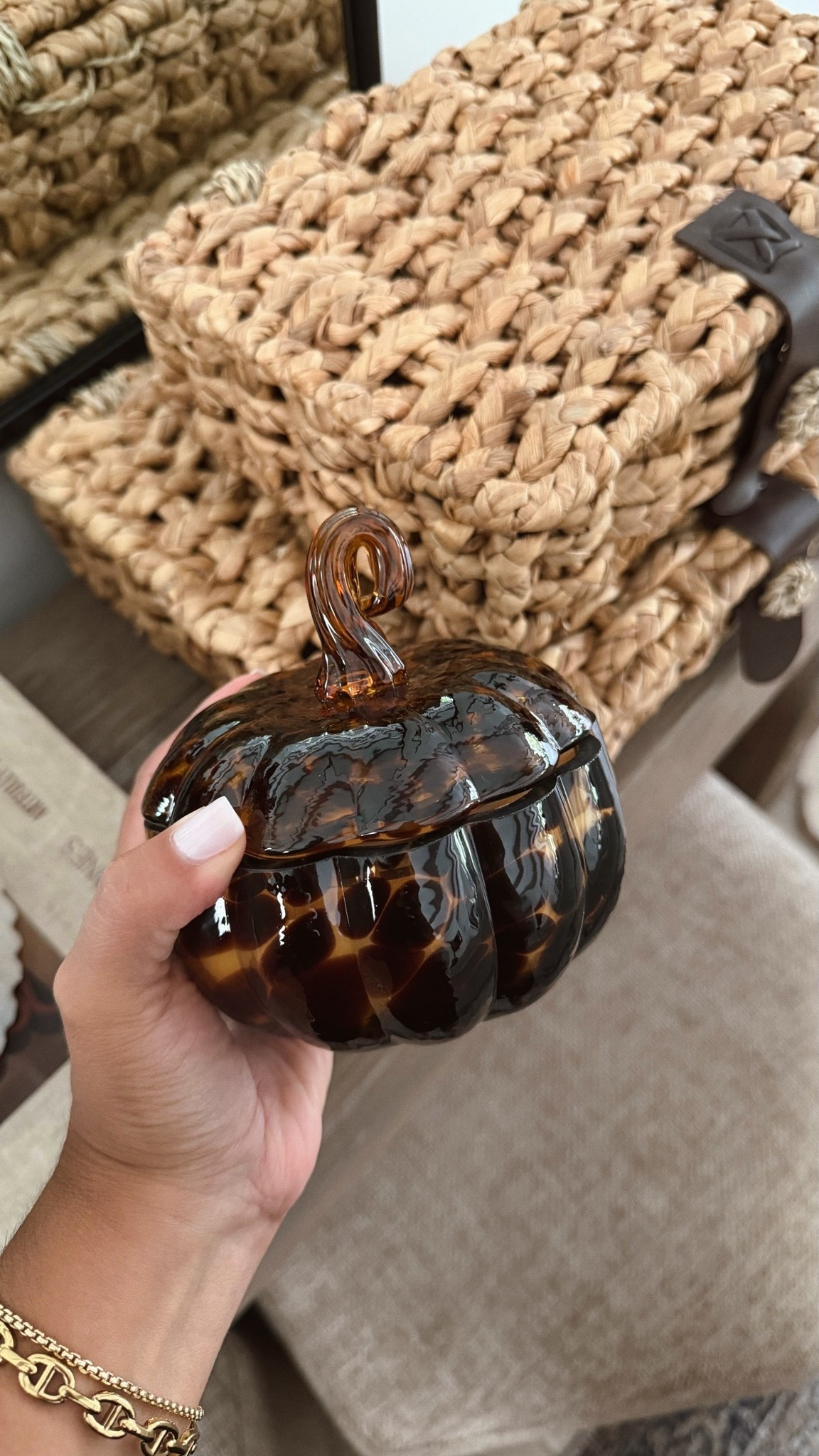 I know it’s summer buuuuut you’re going to want to grab these now 🎃🤎 smells AMAZING!!!!

#fallcandles #pumpkincandle #pumpkin #fallhome #homedecor #walmart #walmarthome #walmartfind #halloween #tortoise

#LTKHome #LTKSeasonal
