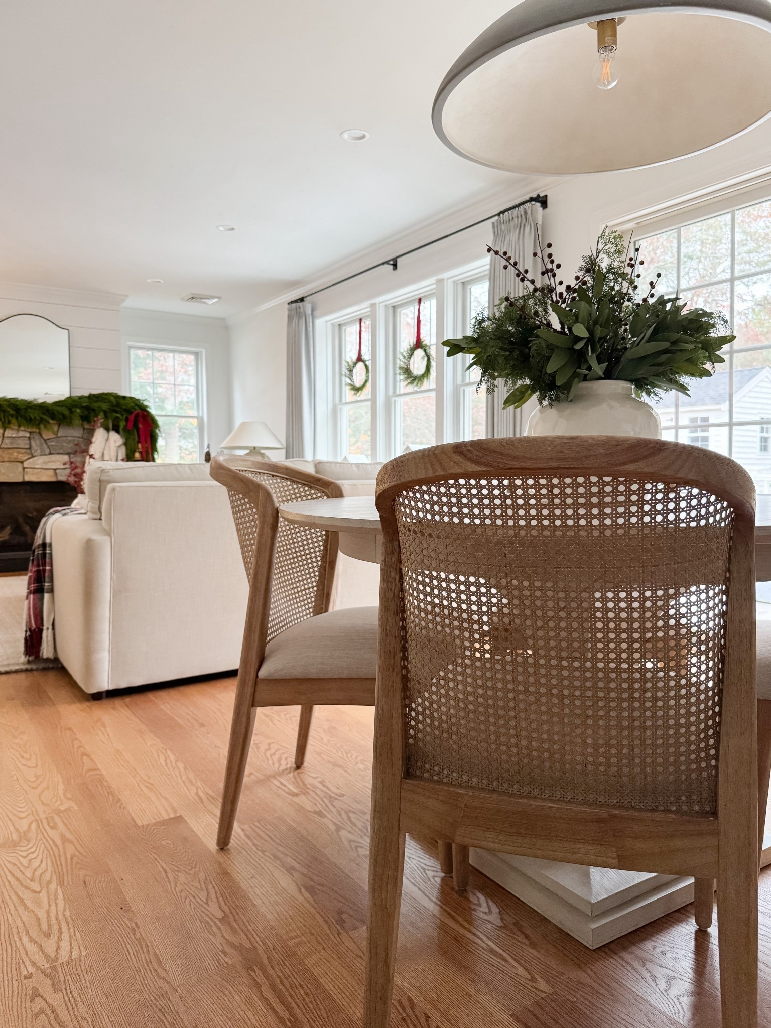 Coastal Holiday Dining

Amazon Christmas stems  Home decor  coastal kitchen  kitchen runner  coastal kitchen faves  home decor  trending home decor  sherricalnanhome 

#LTKHoliday #LTKHome