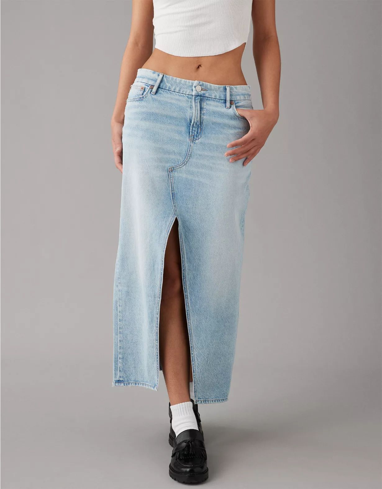 AE Low-Rise Curvy Denim Maxi Skirt | American Eagle Outfitters (US & CA)