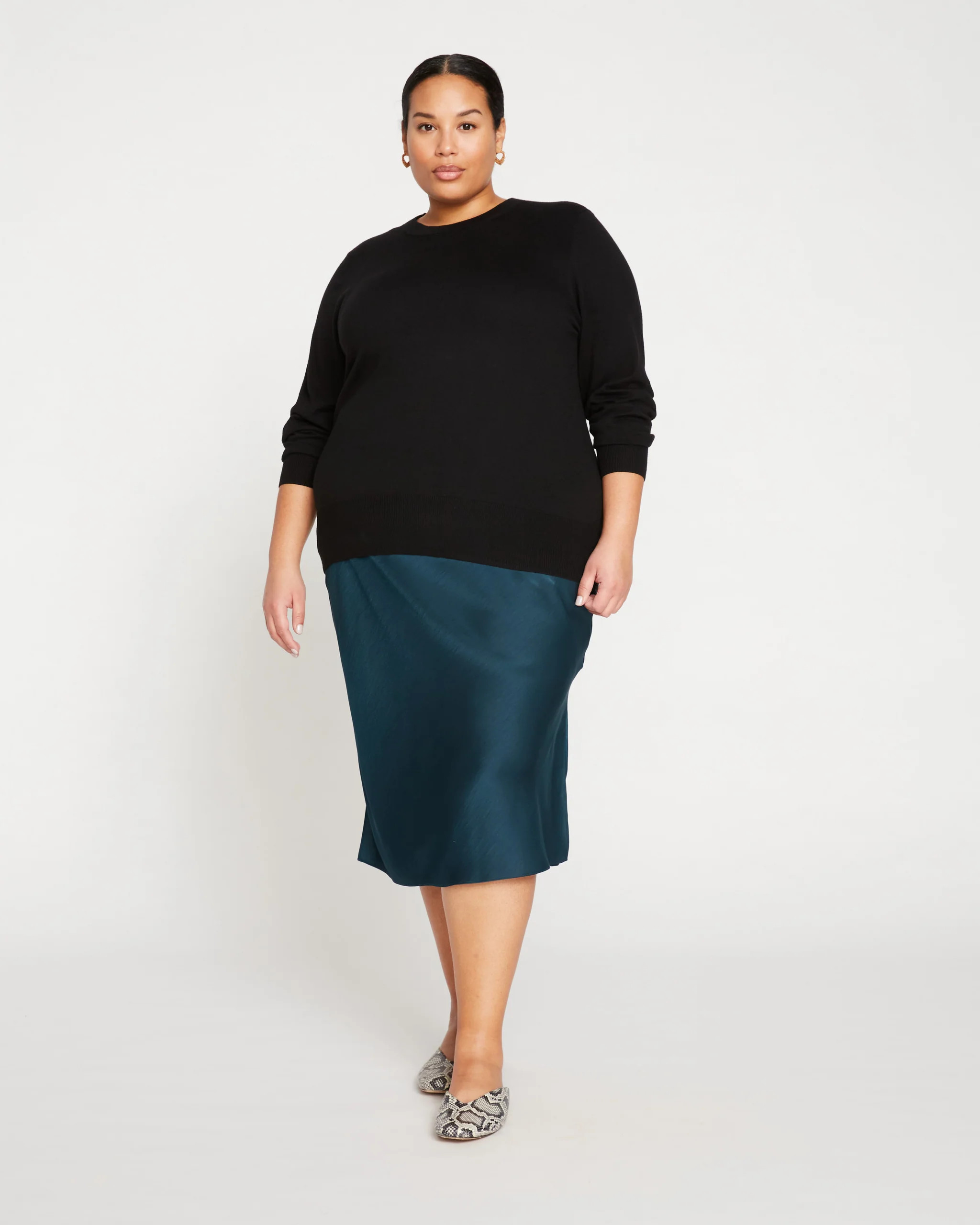 Chloe Crew Neck Sweater - Black | Universal Standard