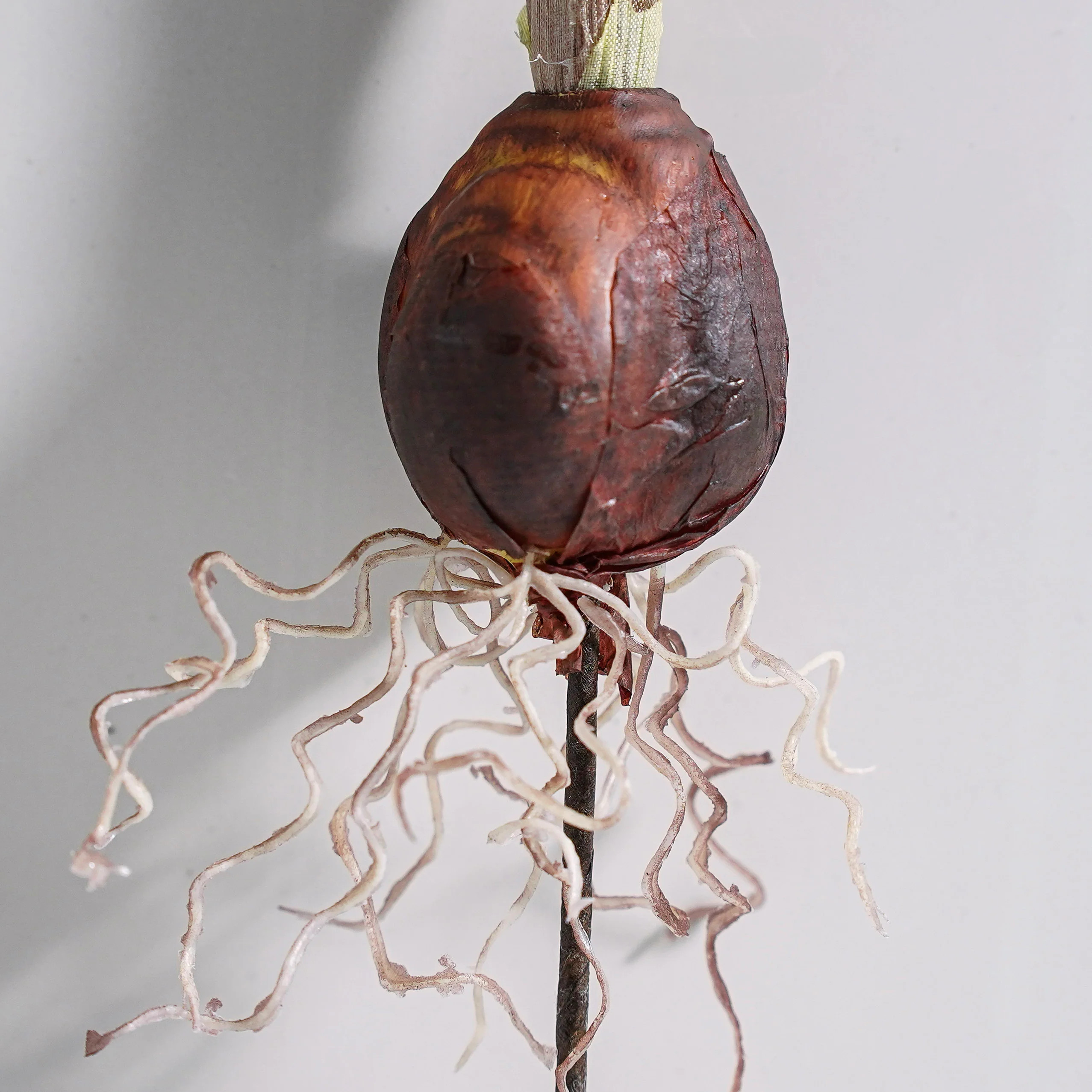 Real Touch Daffodil Bulb Pick | MJHome