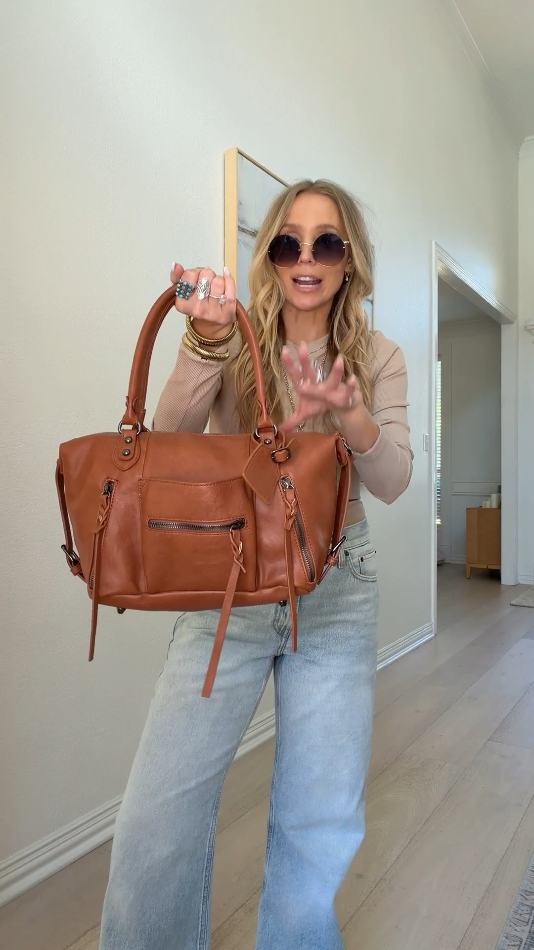 🤍This Amazon top is giving FP without the pricetag 🏷️ it’s the perfect not so basic, basic ✨