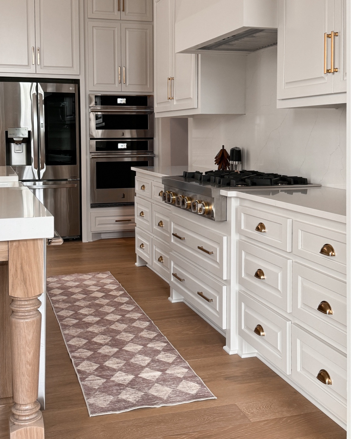 Affordable checkered kitchen runner 

The perfect decor for a neutral kitchen! This affordable Amazon is my favorite for our new home. I love the neutral brown checkered pattern on this runner! The size is 2’x8’ and it’s currently under $50! 

Amazon finds, amazon home, neutral home decor, kitchen decor, amazon rug, kitchen rug, rug, runner rug, long rug, amazon kitchen, amazon home  

#LTKHome