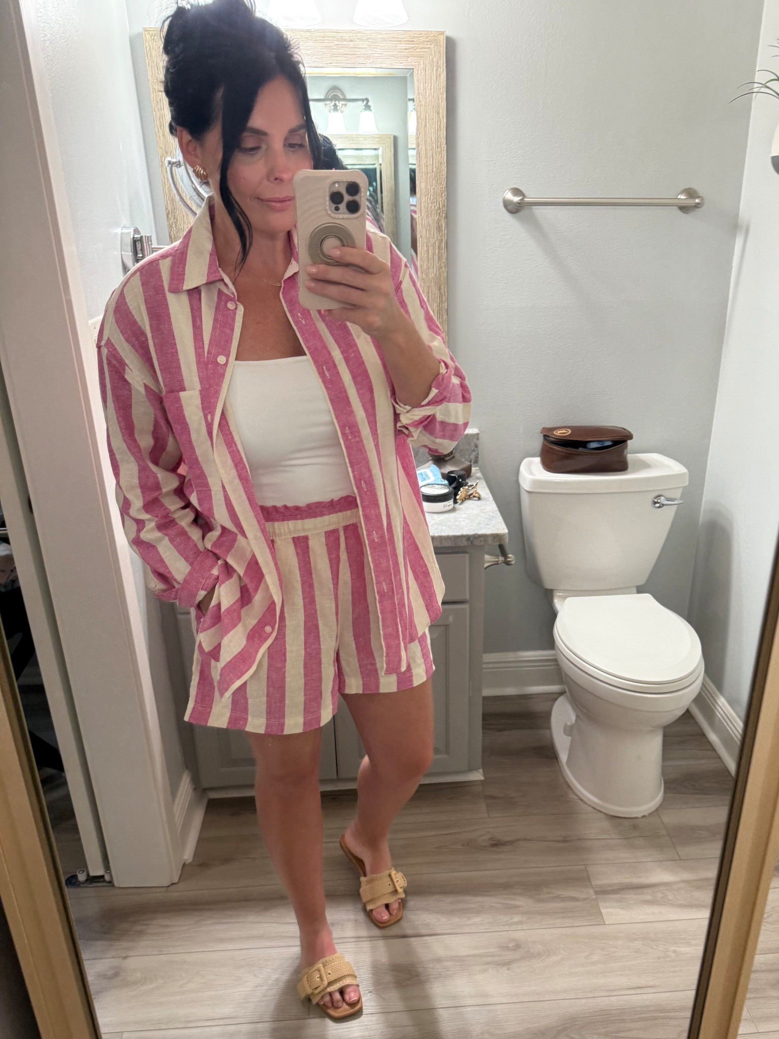 Comfy, cool & coastal 🐚 My go-to beach vacay outfit — linked it all here! 

#beach #vacayoutfits #beachoutfits #h&m

#LTKStyleTip #LTKFindsUnder100 #LTKSeasonal