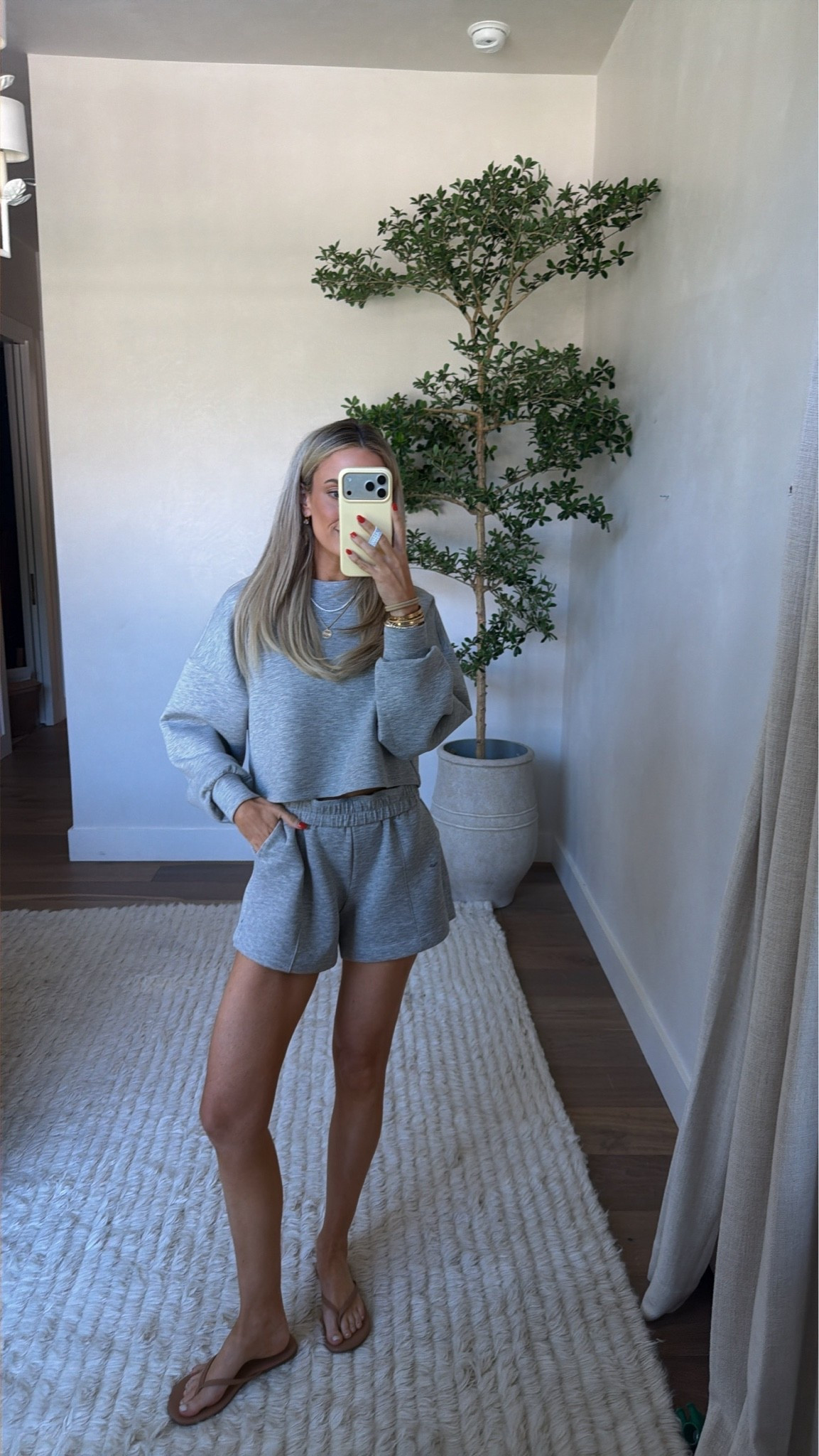 Todays look, wearing an xs in both!

#LTKgrwm #LTKdayinmylife #LTKmomlife