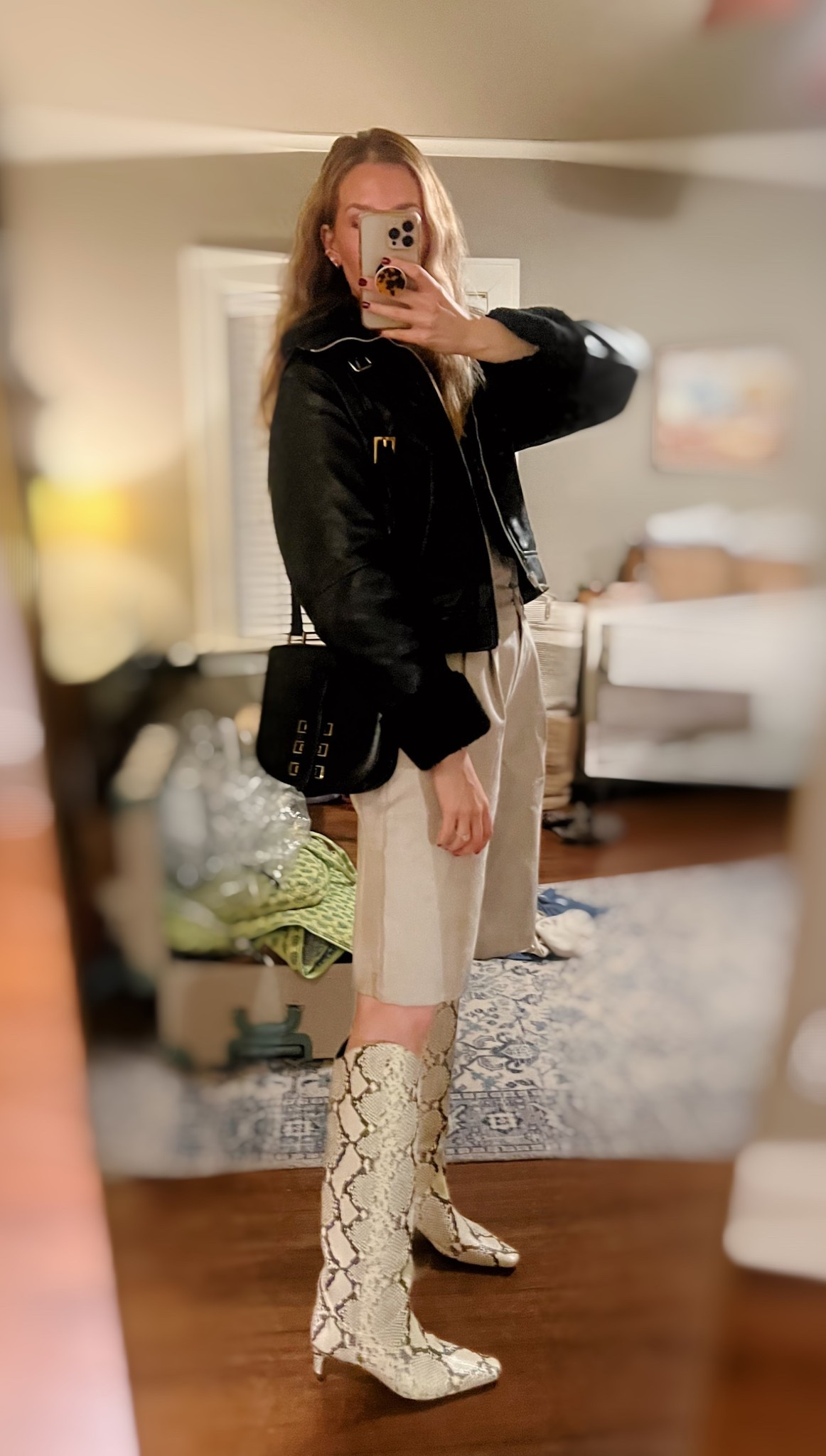 Going out on a Monday night? Don’t know her  

#LTKHoliday #LTKFindsUnder100 #LTKSeasonal