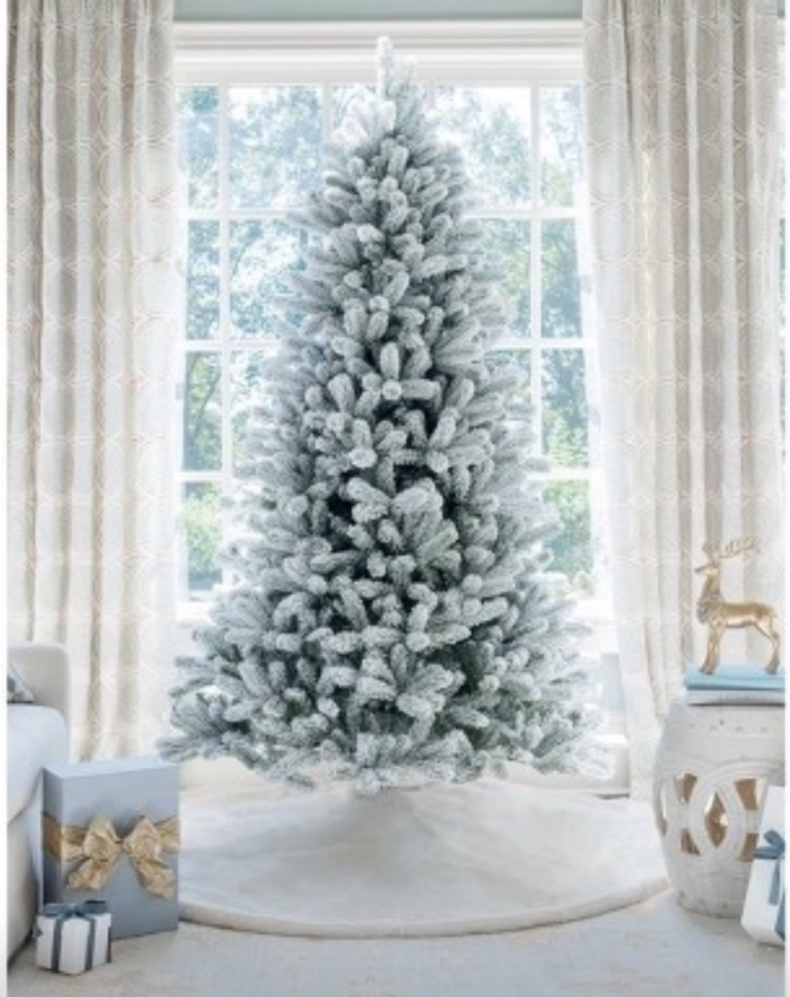 King of Christmas 7 1/2 foot flocked pre-lit tree! 🎄

Scroll below to shop 

#LTKSaleAlert #LTKSeasonal #LTKHoliday