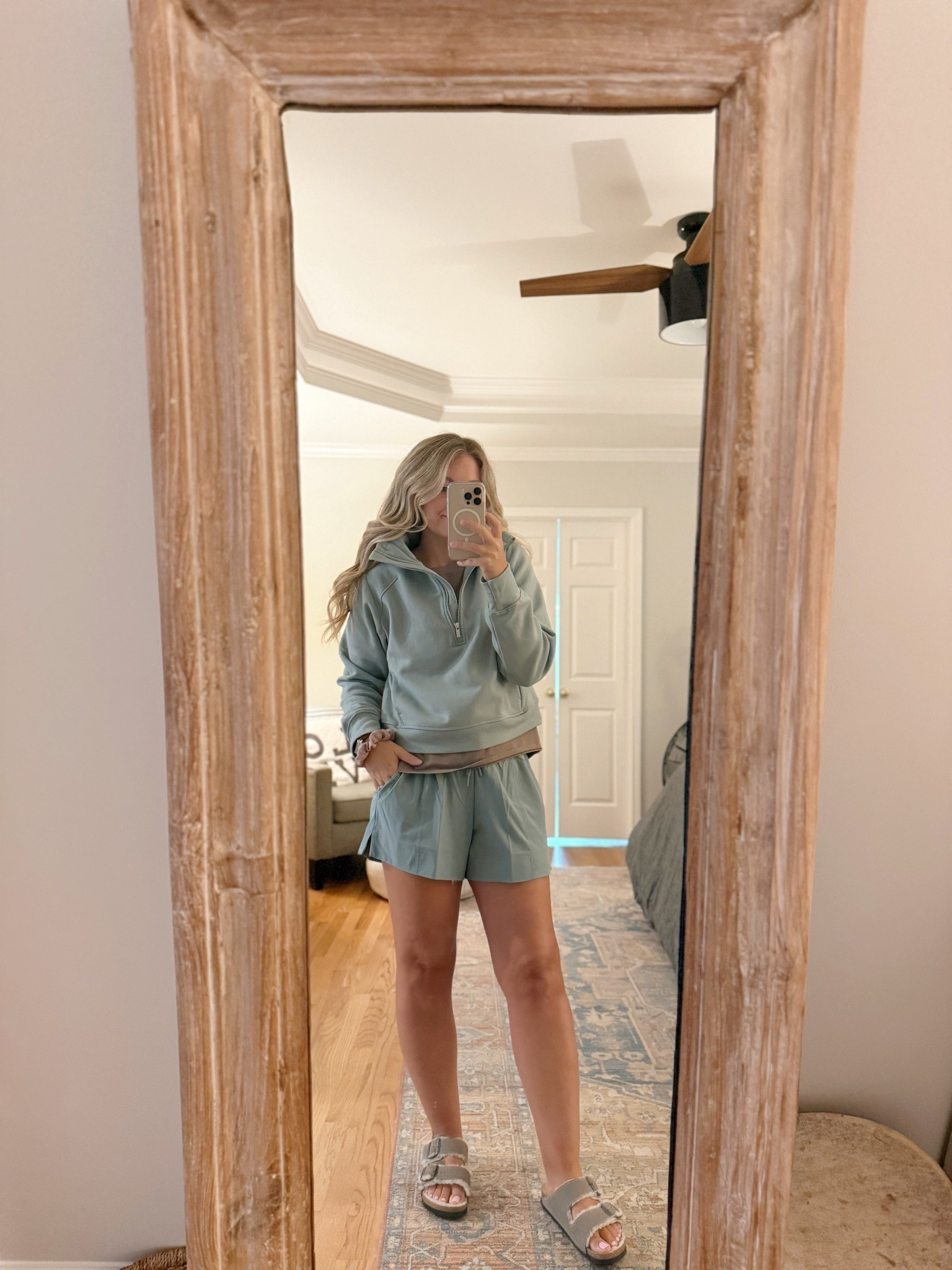 Love this set so much, I own it in 2 colors!
XS in sweater & S in bottoms