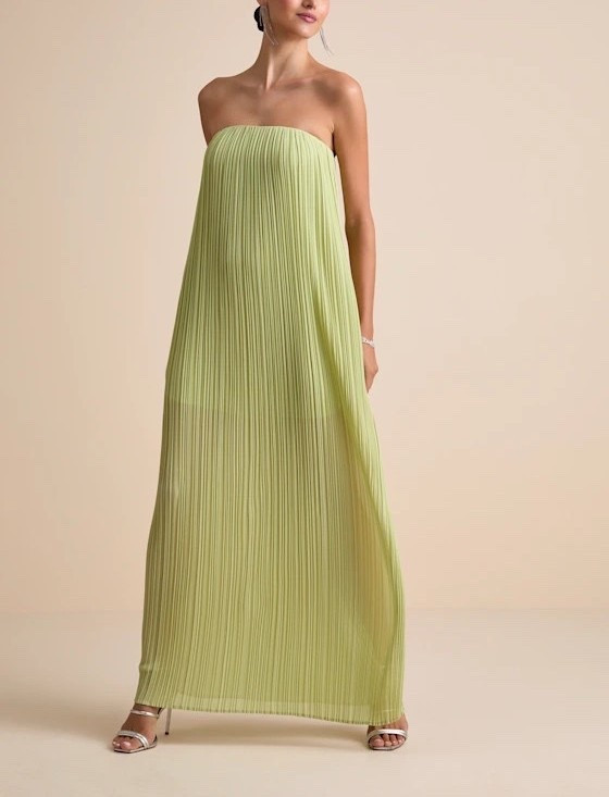 Elegant beach looks for your next vacation: The Yamuna Light Green Pleated Strapless Maxi Dress is under $70.



#LTKFindsUnder100 #LTKTravel #LTKWedding
