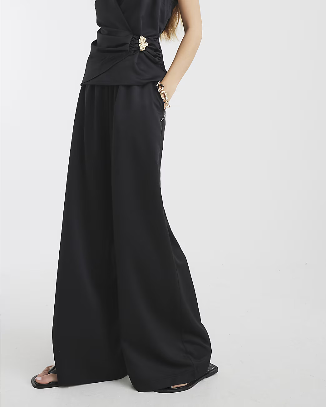 Black High Waisted Relaxed Trousers | River Island UK & IE