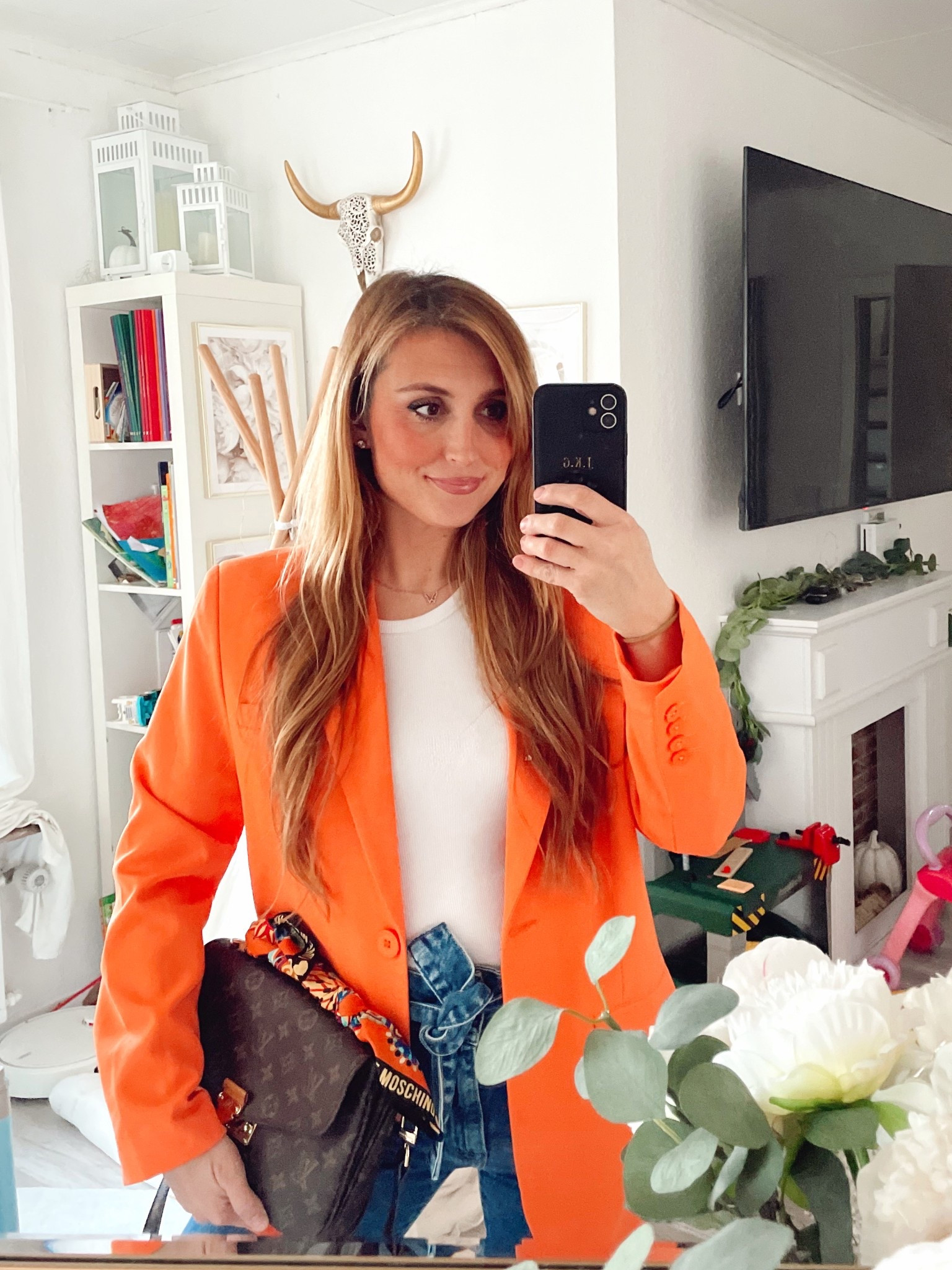 Der perfekte Begleiter für den Frühling und Sommer ist dieser orangene Blazer! Ich habe ihn schon seit Jahren und trage ihn immer wieder gerne. Deshalb ist er mein persönliches Must Have🧚🏼‍♂️

#LTKspring #LTKsummer #LTKdeutschland