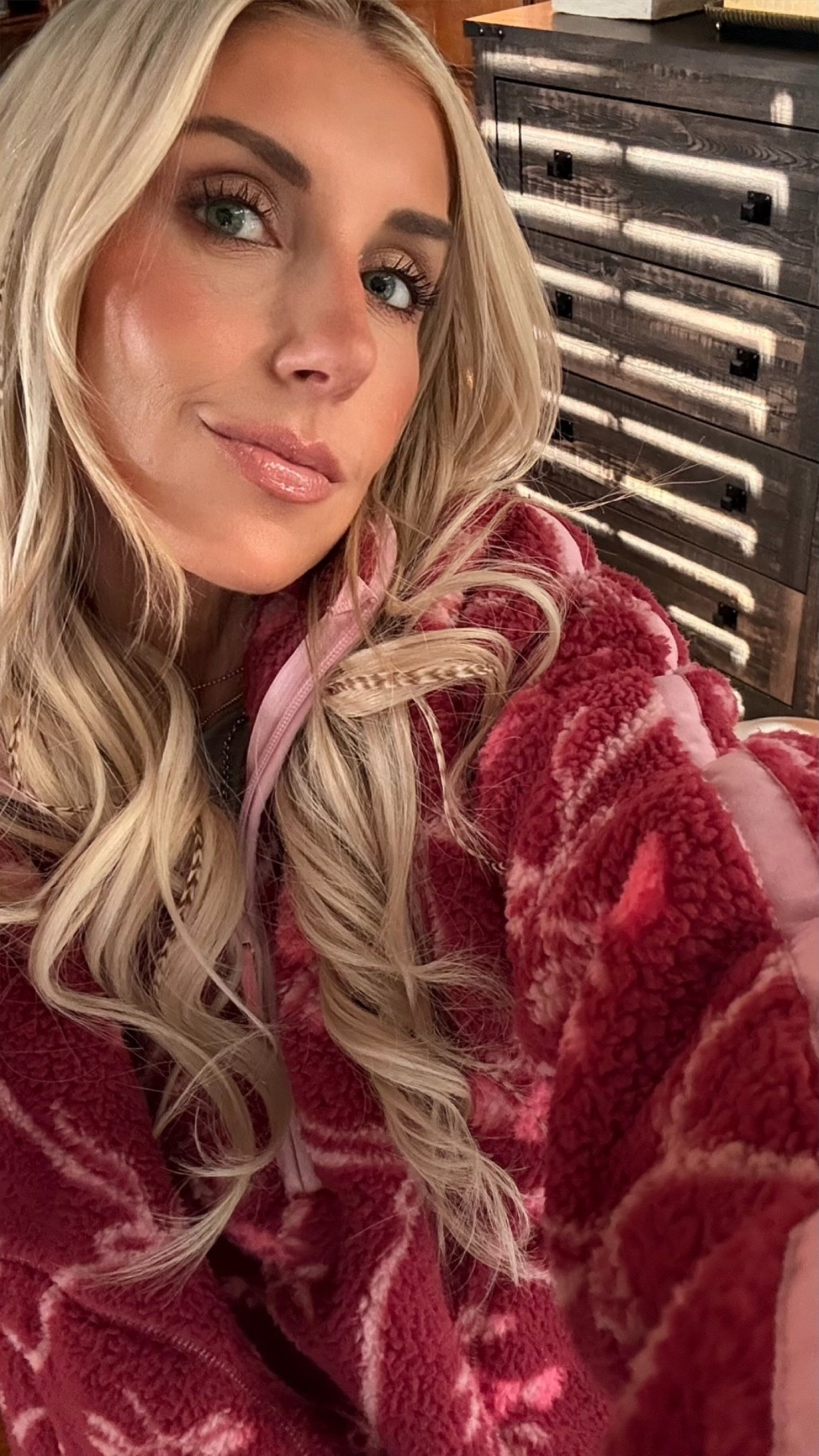 Okay Old Navy givin’ us some love shack fancy. Wearing an xs 