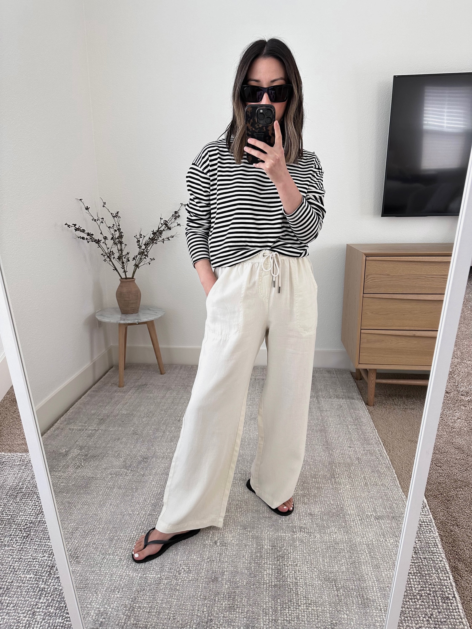 Found my linen blend pants on sale. This color is nearly sold out but there’s other colors available. Tee is also on sale. Wearing the xs. Thicker   

#LTKsalealert
