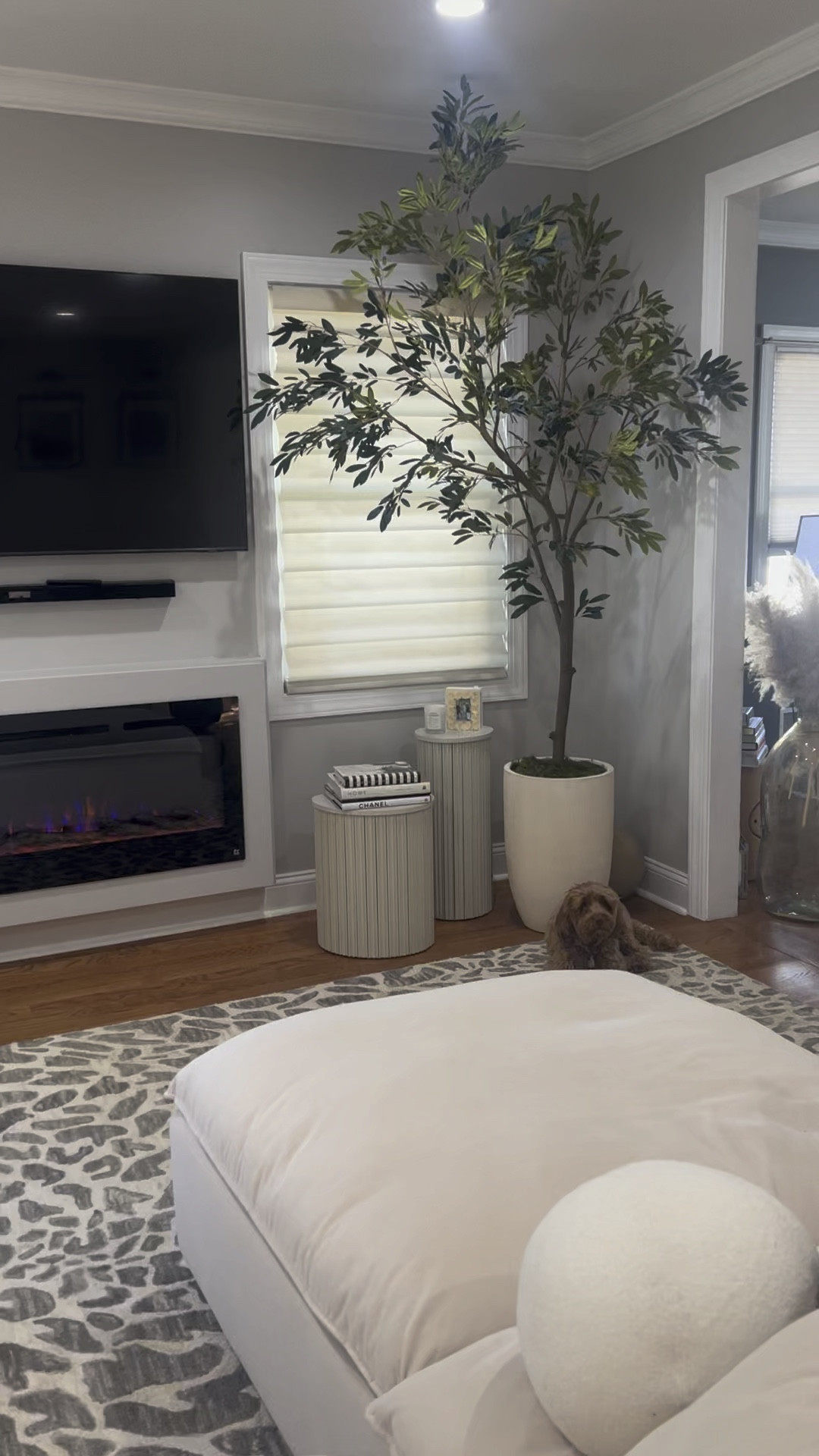 Minimalist side tables

#LTKVideo #LTKHome