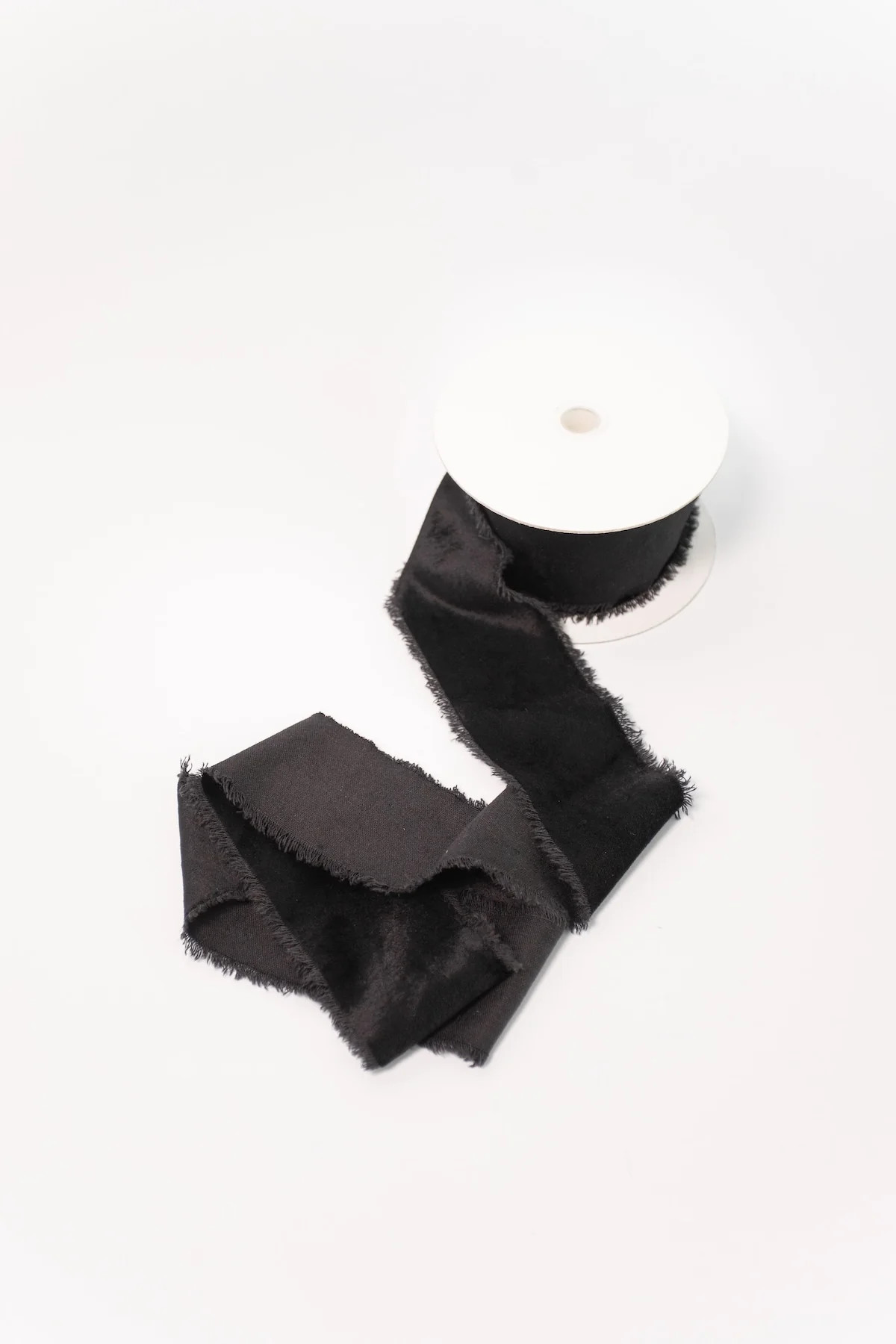 Frayed Edge Velvet Ribbon - Black - 2.5" x 10 Yards | THELIFESTYLEDCO