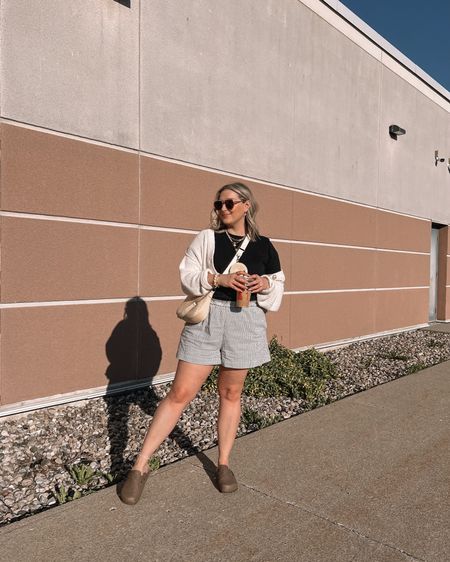 Comfy midsize spring outfit - striped boxer shorts, basic black tee, cream cardigan, straw crossbody bag, Birkenstock Boston inspired clogs

Spring 2024 fashion trends, casual outfit inspo


#LTKmidsize #LTKstyletip #LTKcanada
