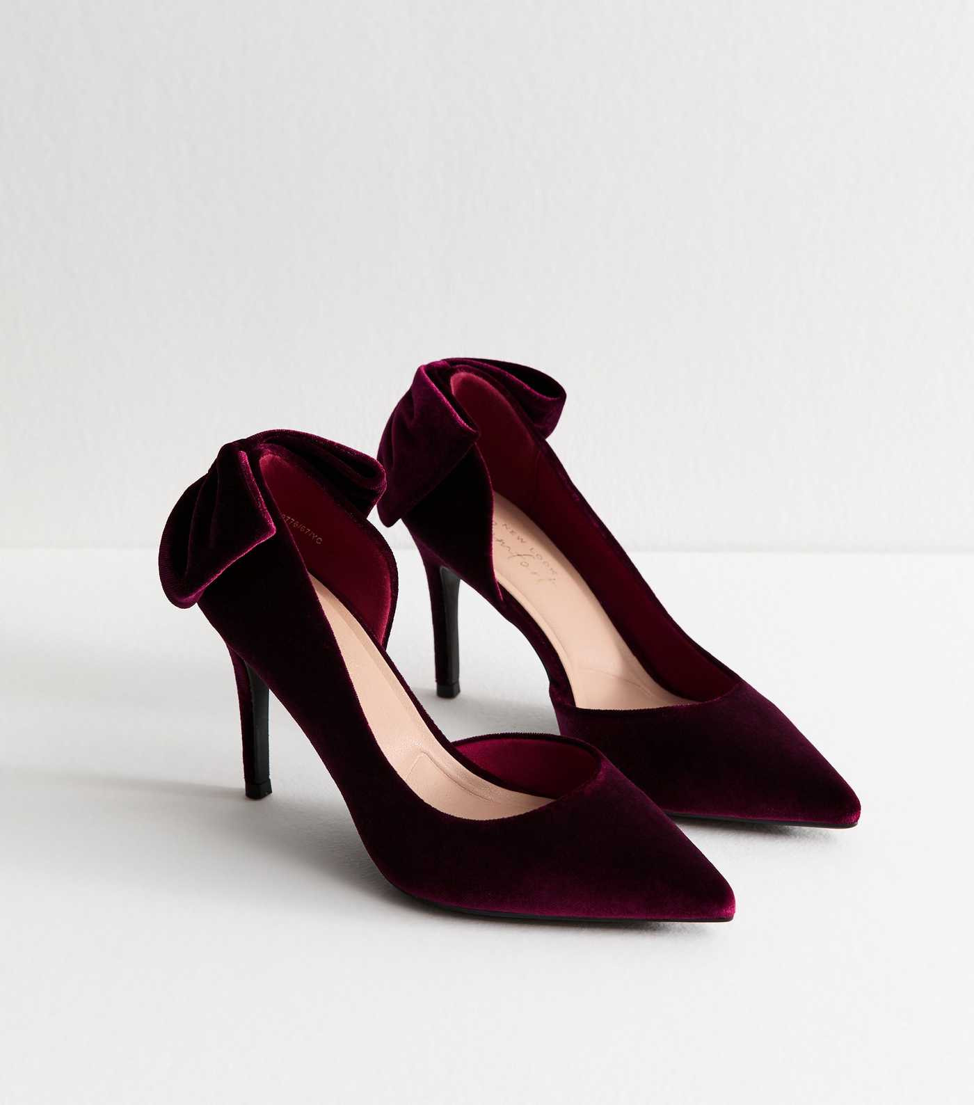 Wide Fit Burgundy Bow Court Shoes | New Look | New Look (UK)