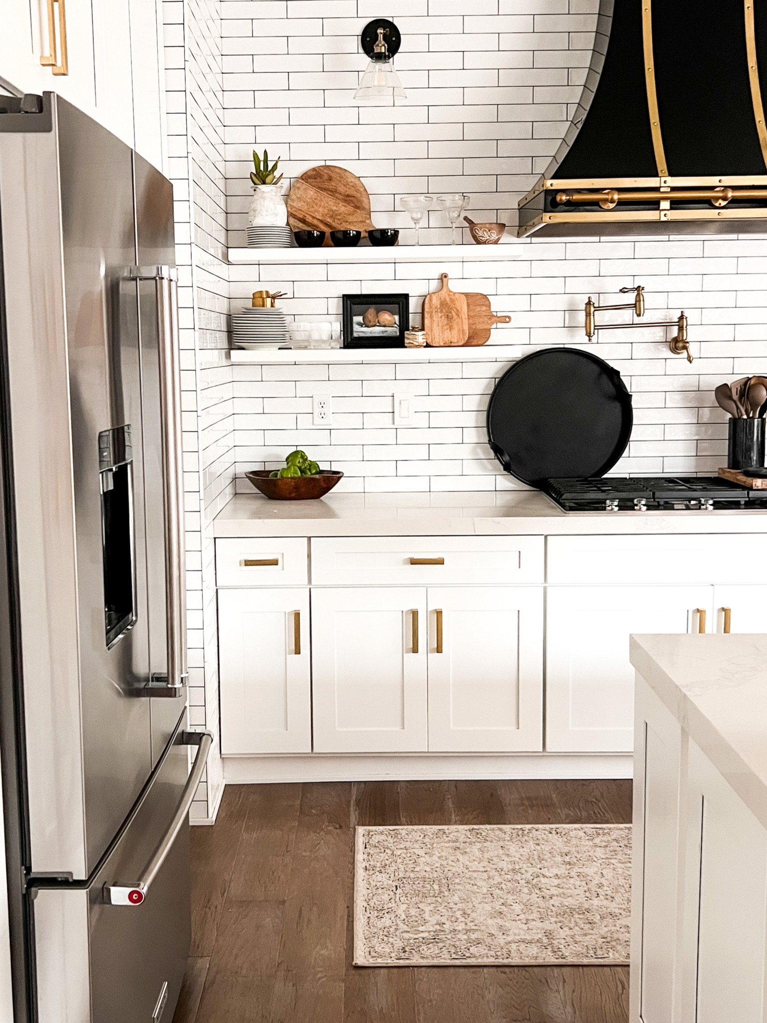 Kitchen decor 

Fall kitchen
Open shelves
Fall artwork
Kitchen accessories 


#LTKhome #LTKSeasonal #LTKstyletip