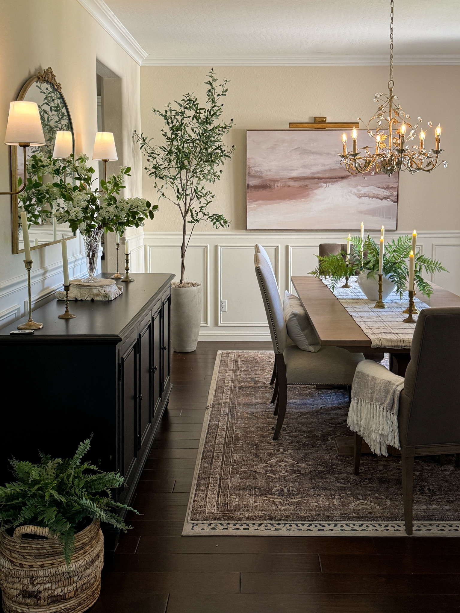 Current dining room situation. My dining room furniture is from Ethan Allen, but I’ve linked similar items below.

#diningroom #homedecor #targethome #studiomcgee #amazonhome

#LTKHome