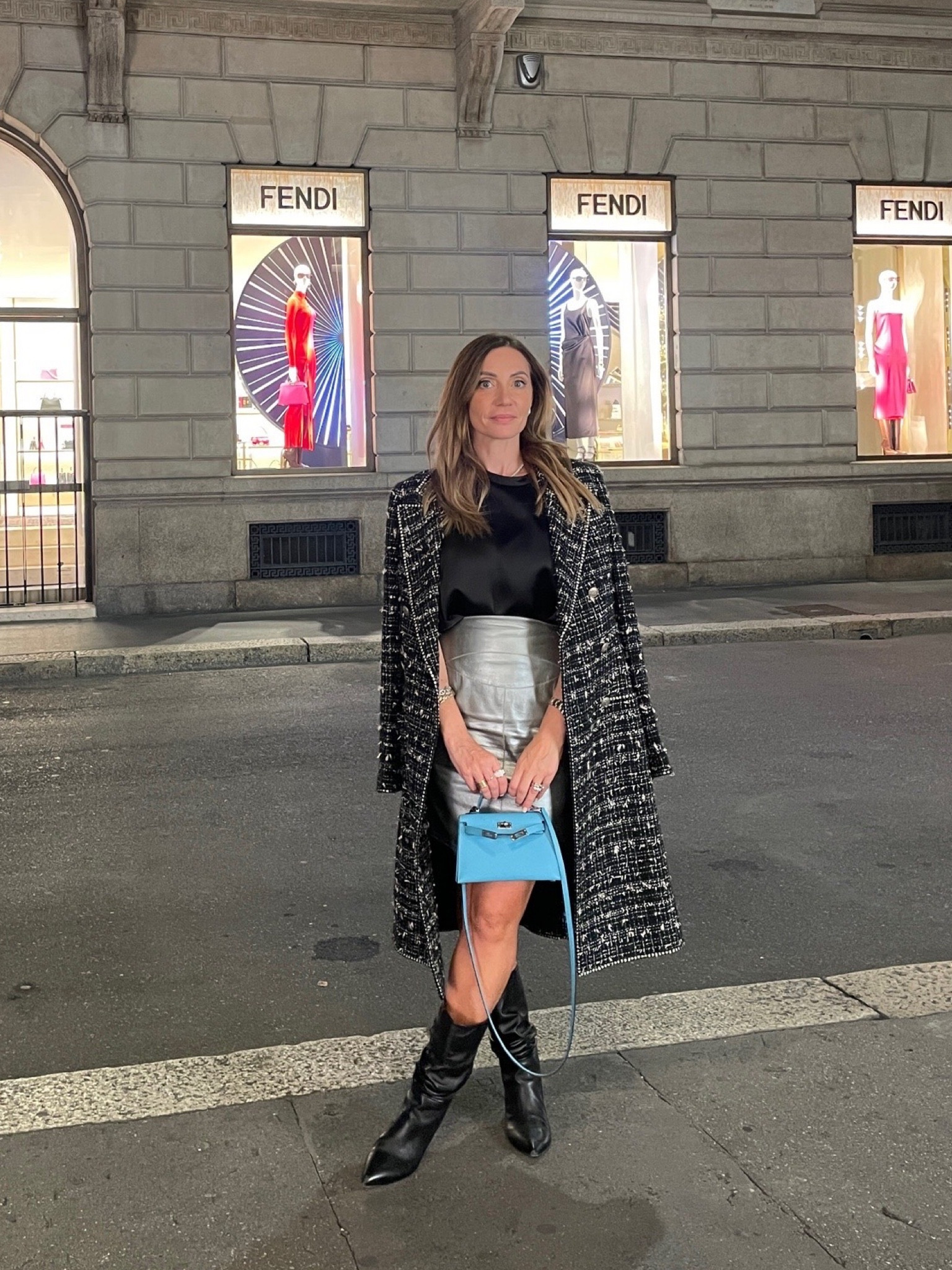 Milano fashion week inspo look

Cappotto Chanel
Gonna argento Chanel
Stivali Paris Texas 
Borsa Kelly 

#LTKstyletip #LTKSeasonal #LTKeurope