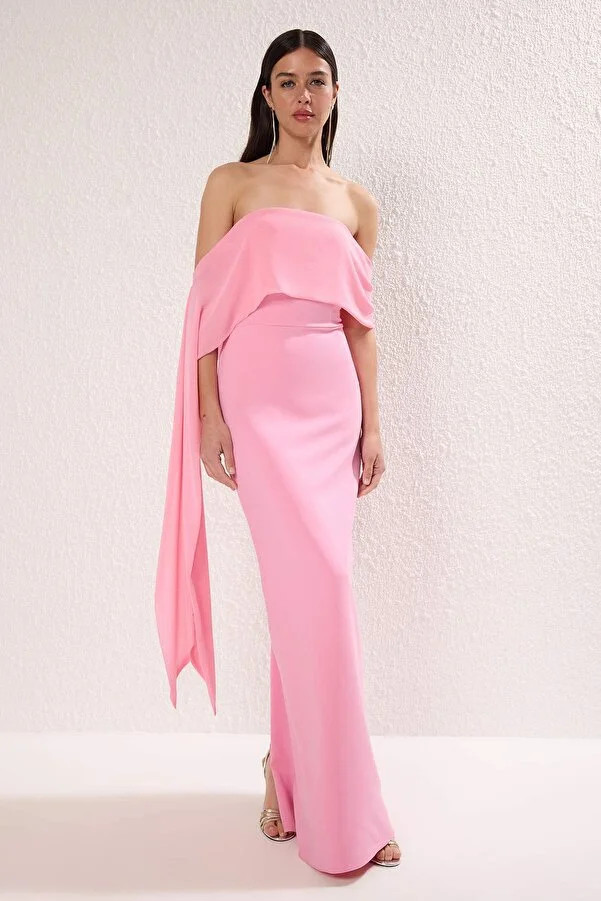 Rosa Carmen-Kragen, langes, stilvolles Abendkleid, Heimkehrkleid TPRSS25AE00115 | Trendyol DE