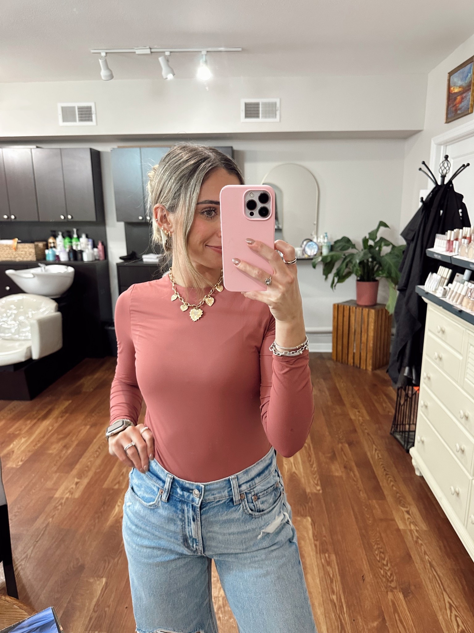 these AE jeans are 50% off!🫶🏼

#LTKSeasonal #LTKFallSale #LTKSaleAlert