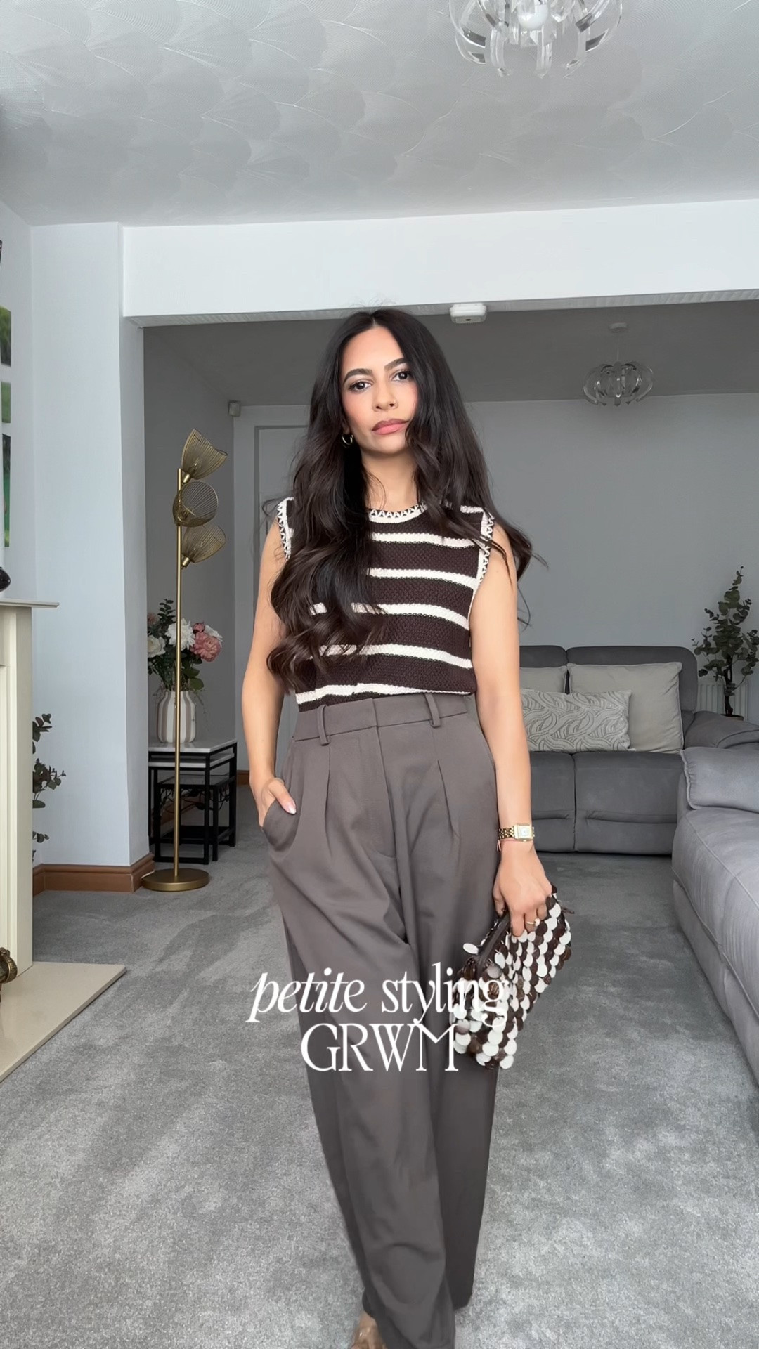 if you're petite and don't know what to wear this summer, start with tailored trousers and a knit top. it works every time comfy yet still put together.

Bag @Zara  code 6177/710/202