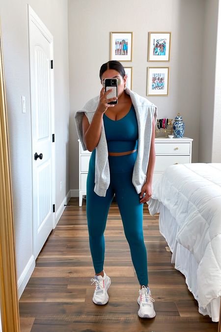 Sunday Workout Ootd 

Crz Yoga Leggings | Lululemon Dupe | Workout outfit | Athletic Wear | Errands Outfit | 

#LTKstyletip #LTKFitness #LTKshoecrush