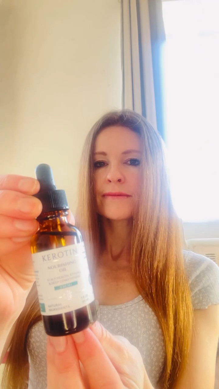 The reason behind my long , silky hair is in this miracle bottle ‘ Nourishing Oil ‘ from Kerotin haircare ! 

It can be used for Styling -applying to the tips of your hair to prevent split ends , repair and hair growth !!! 
When using it for styling purposes it makes your hair shiny instantly!! 
For hair growth , you apply it to your scalp , leaving for 30 mins or even better , all night ,before washing out , and for deep conditioning - apply it to your entire hair and wrap it in a hot towel before washing it out !! 
.
Discount- LUCYCHAPMAN753

#hairgrowth #beauty #haircare #hairproducts 

#LTKU #LTKbeauty #LTKsalealert